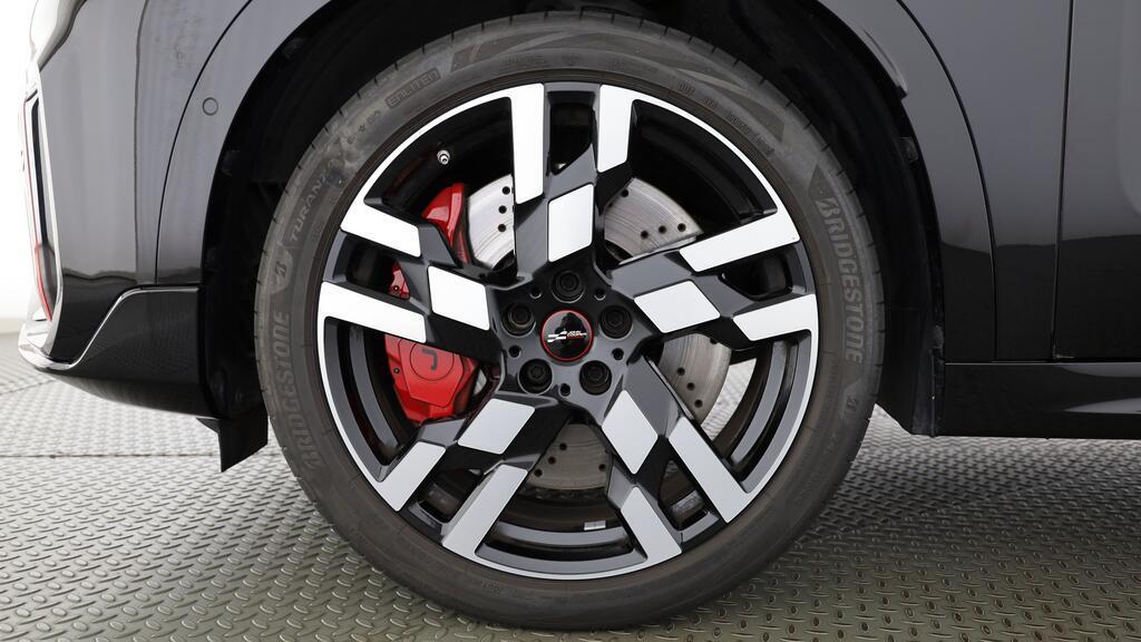 MINI John Cooper Works Countryman ALL4-image-8