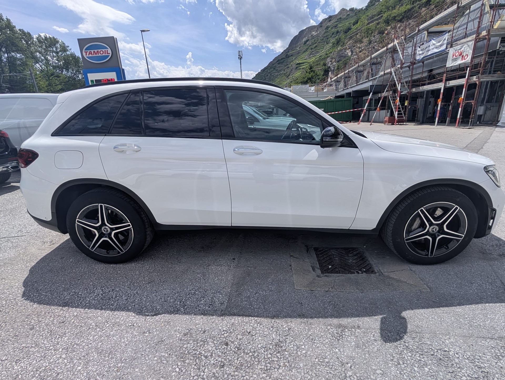 MERCEDES-BENZ GLC 220 d AMG Line 4Matic 9G-Tronic-image-6
