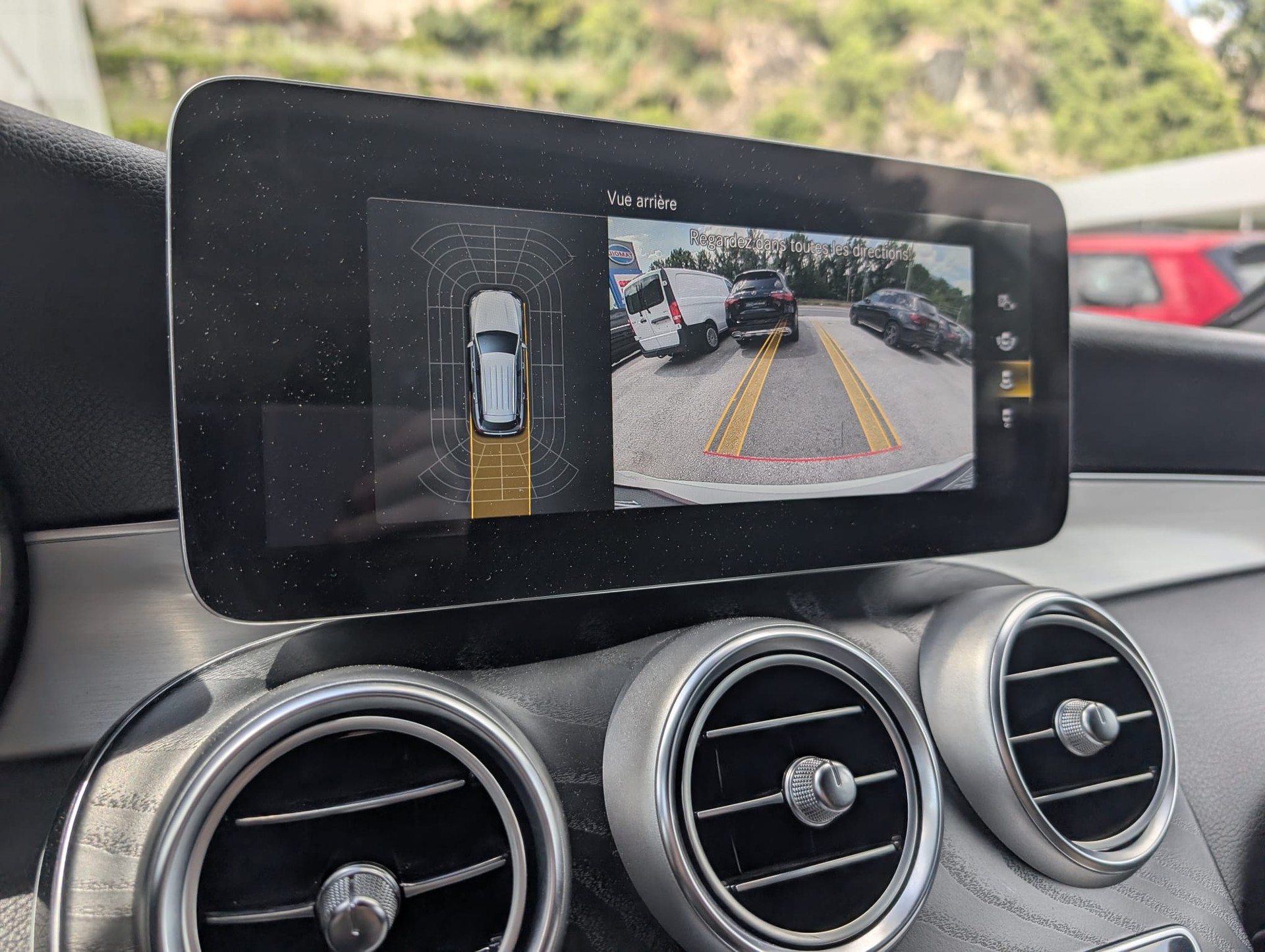 MERCEDES-BENZ GLC 220 d AMG Line 4Matic 9G-Tronic-image-12