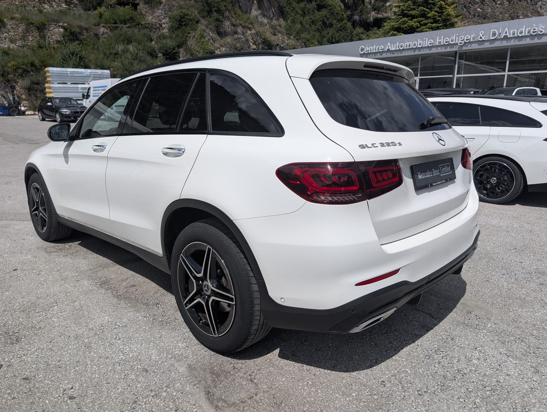 MERCEDES-BENZ GLC 220 d AMG Line 4Matic 9G-Tronic-showroom-element-2