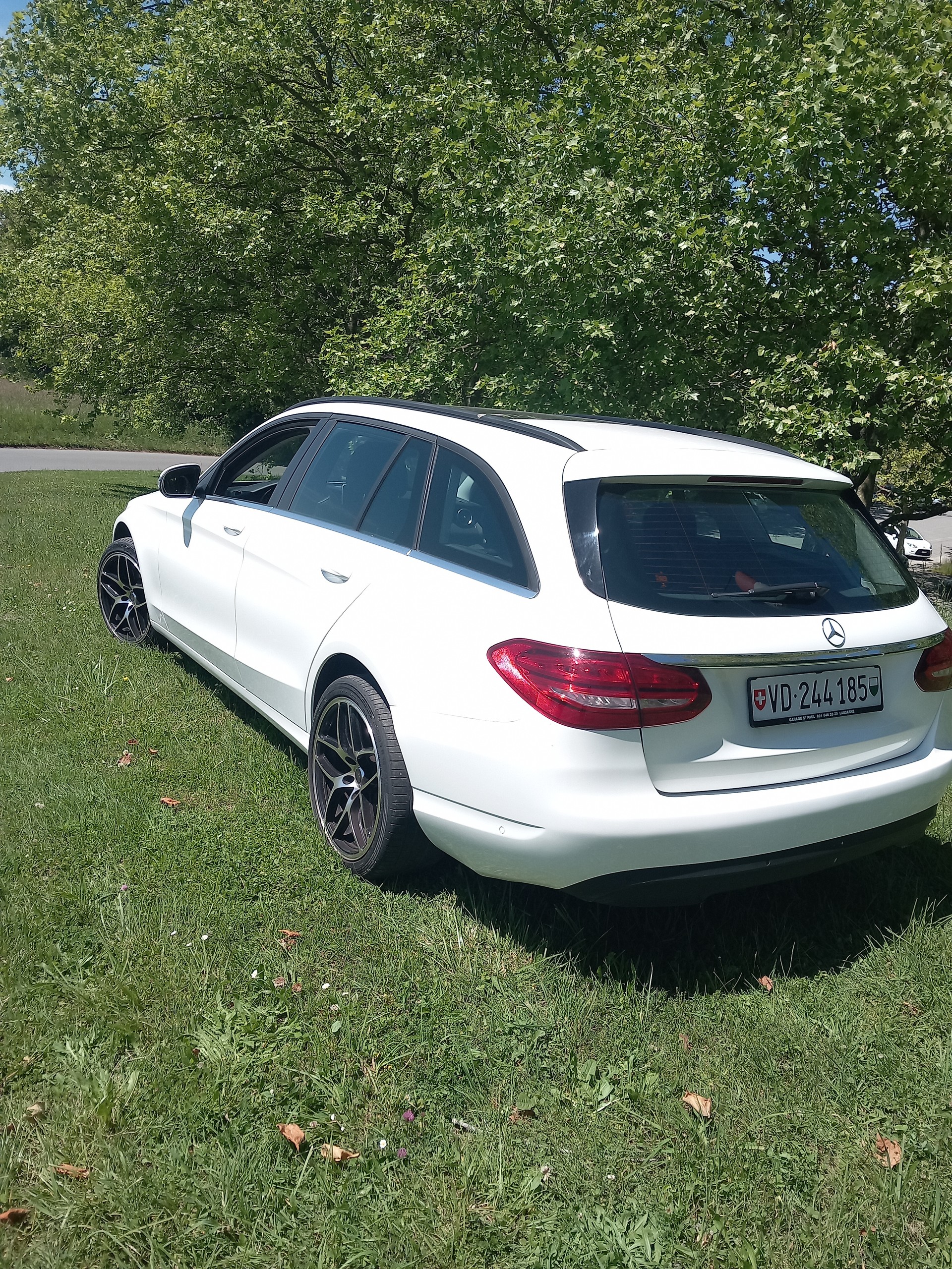 MERCEDES-BENZ C 250 d Swiss Star 4matic-image-4