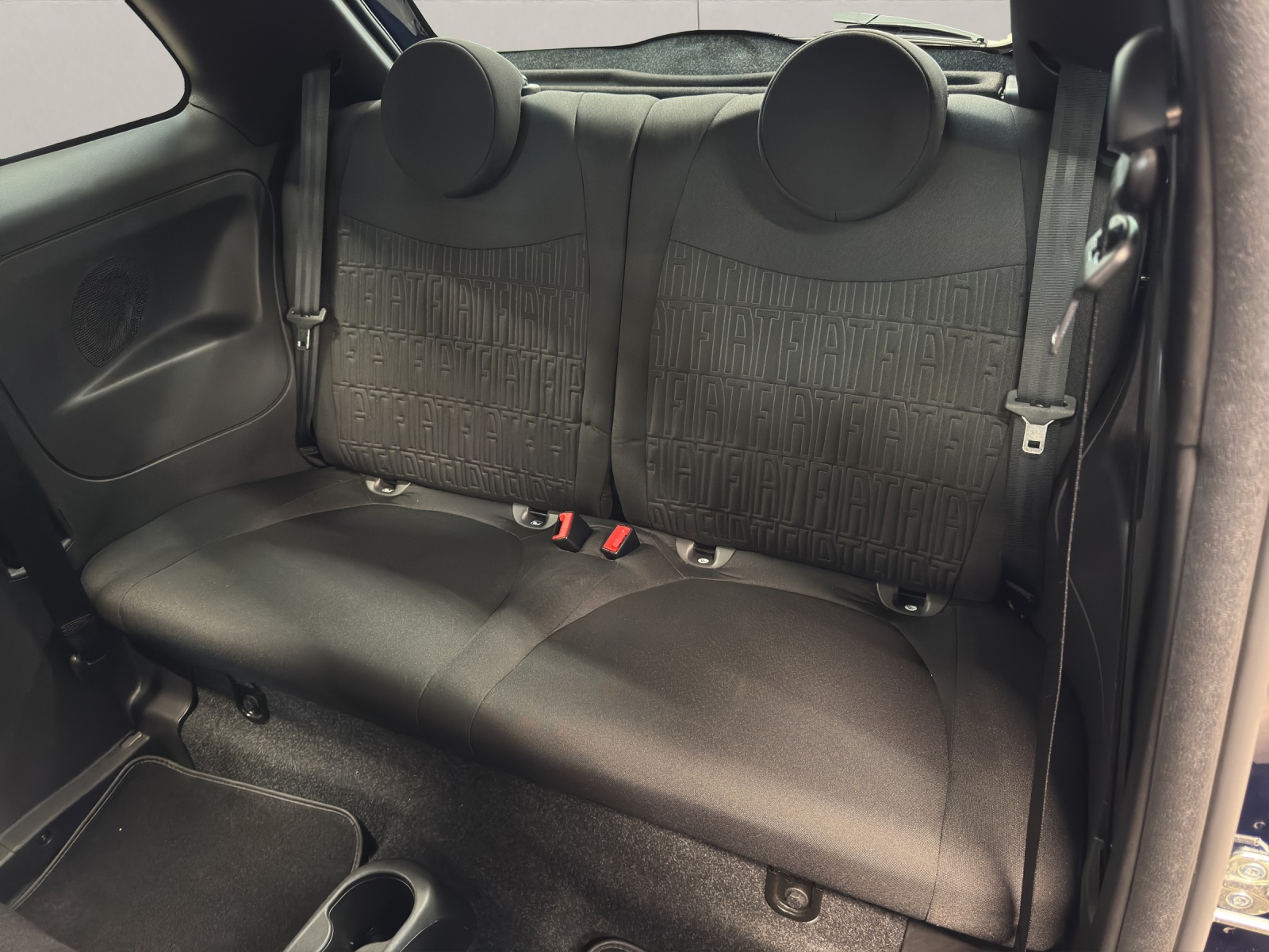 FIAT 500 1.0 Hybrid Swiss Edition-image-12