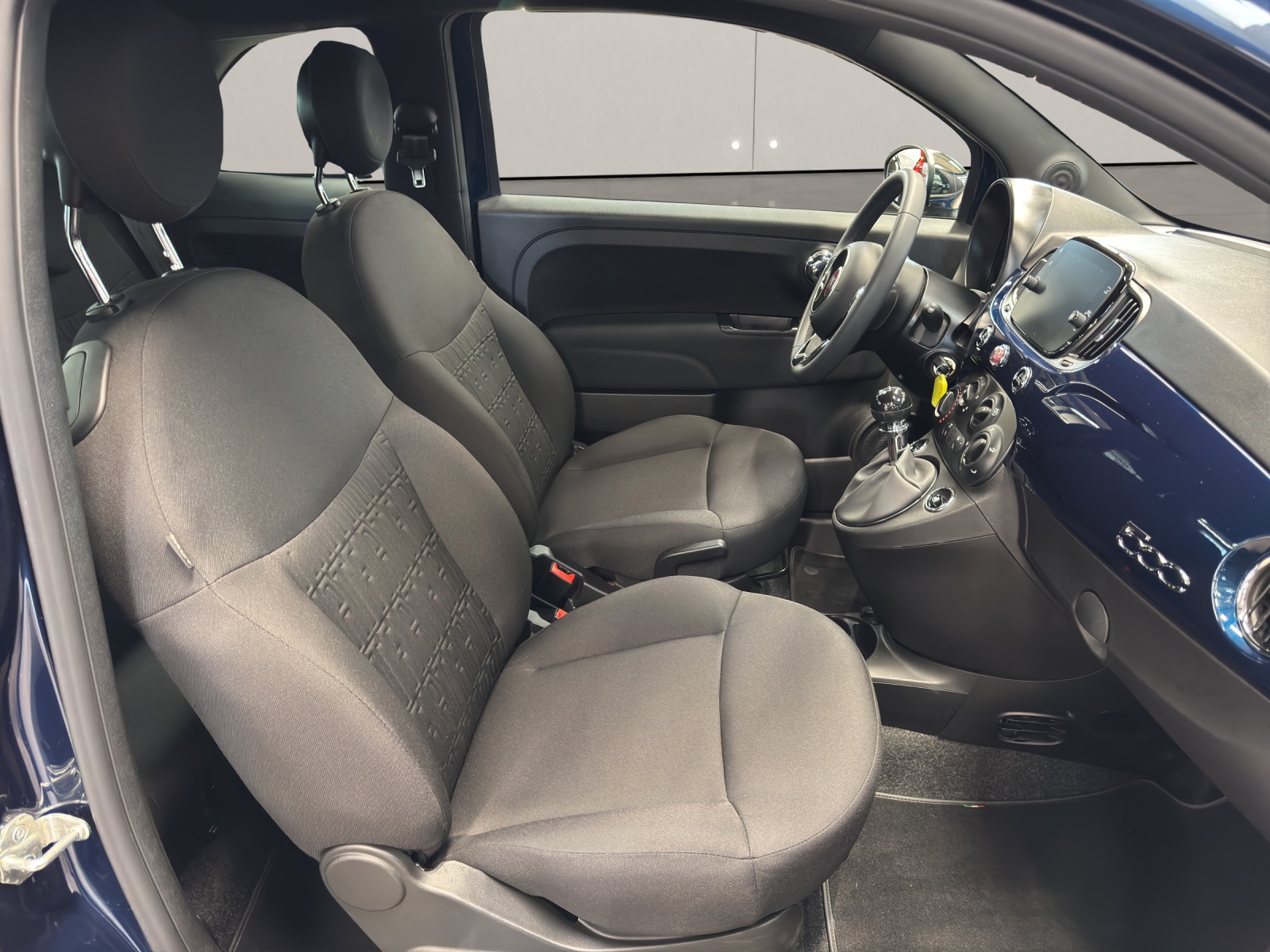 FIAT 500 1.0 Hybrid Swiss Edition-image-11