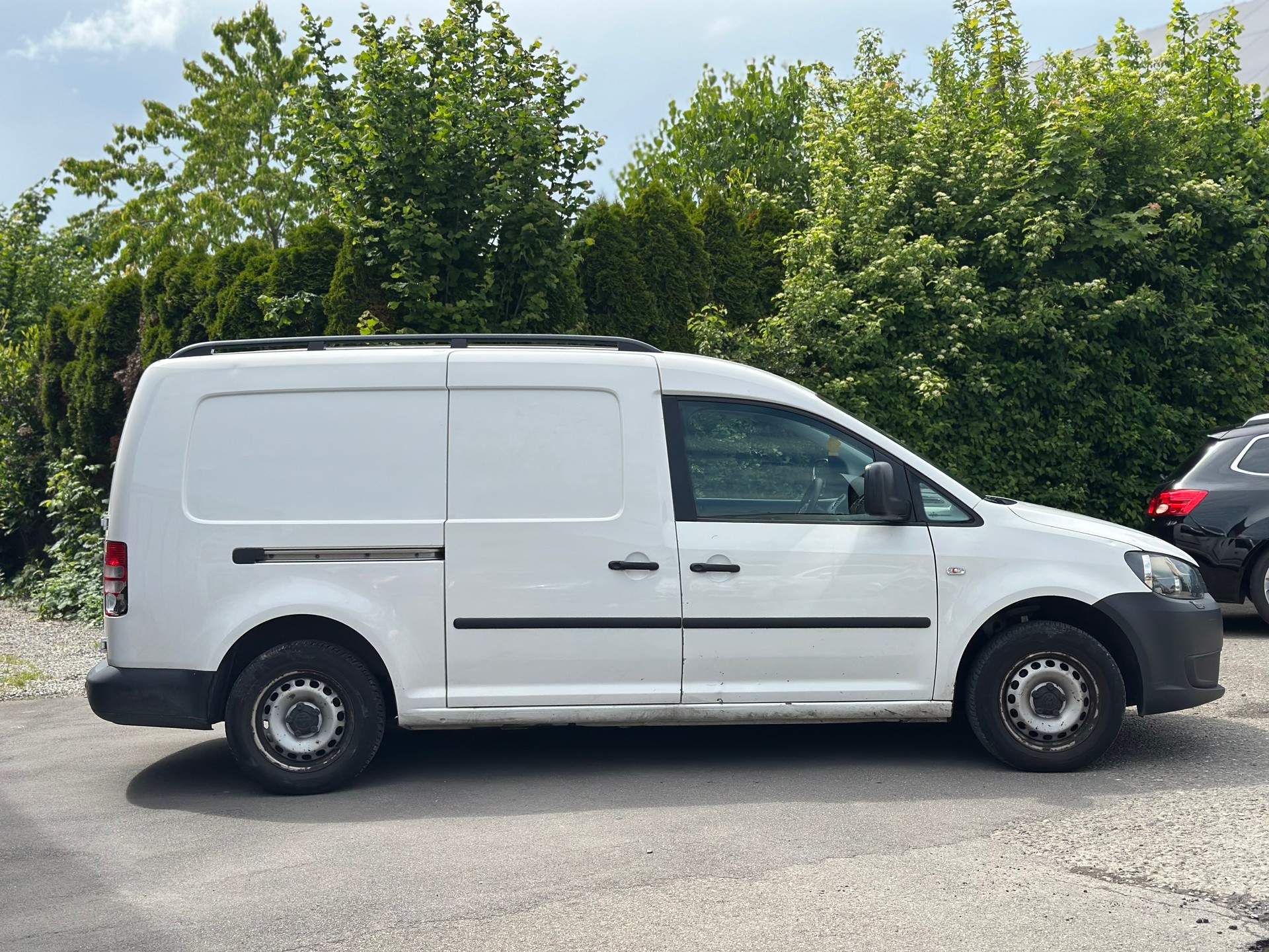 VW Caddy Maxi 1.6 TDI Blue Motion Technology-image-2