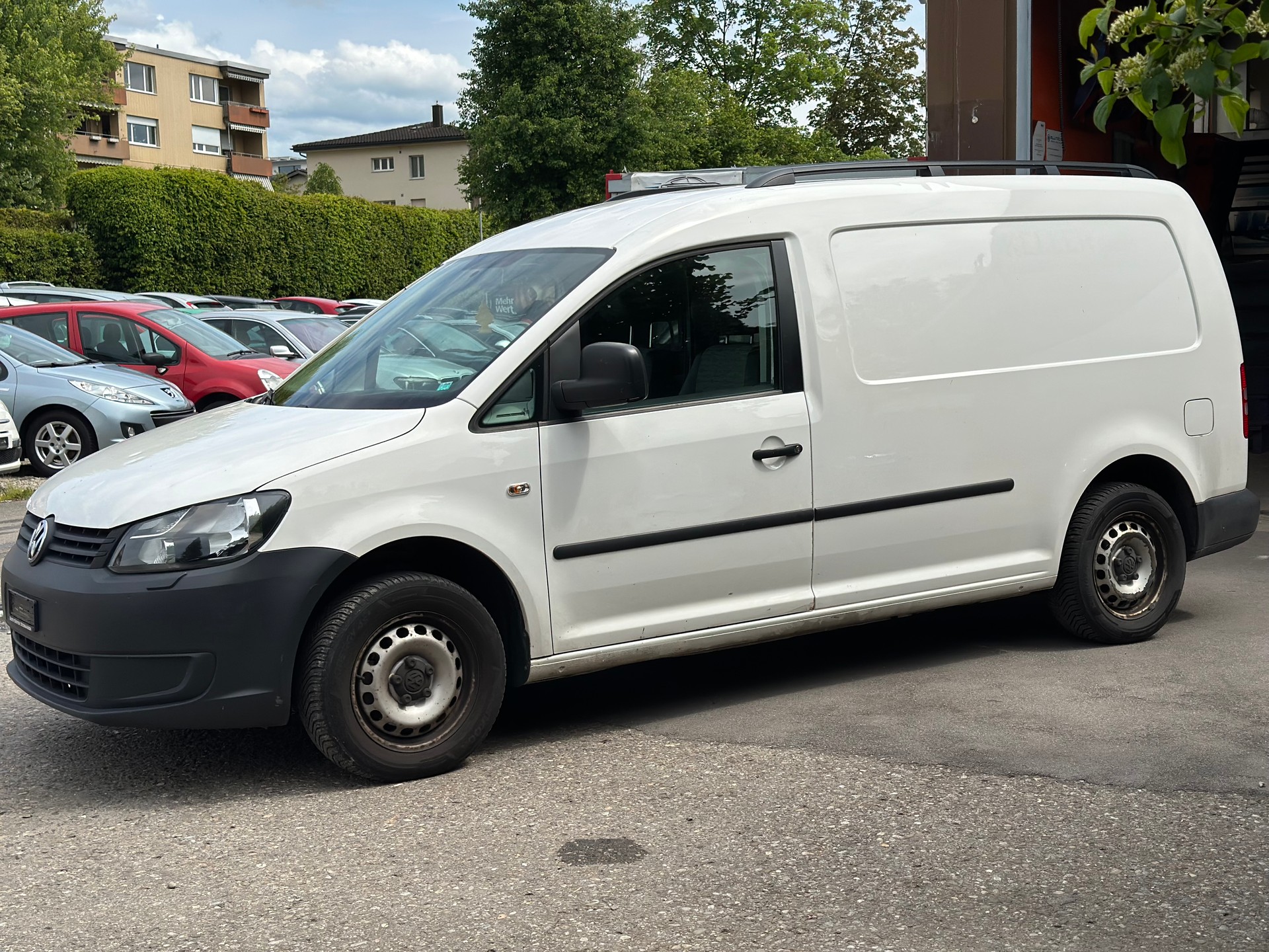 VW Caddy Maxi 1.6 TDI Blue Motion Technology-image-6