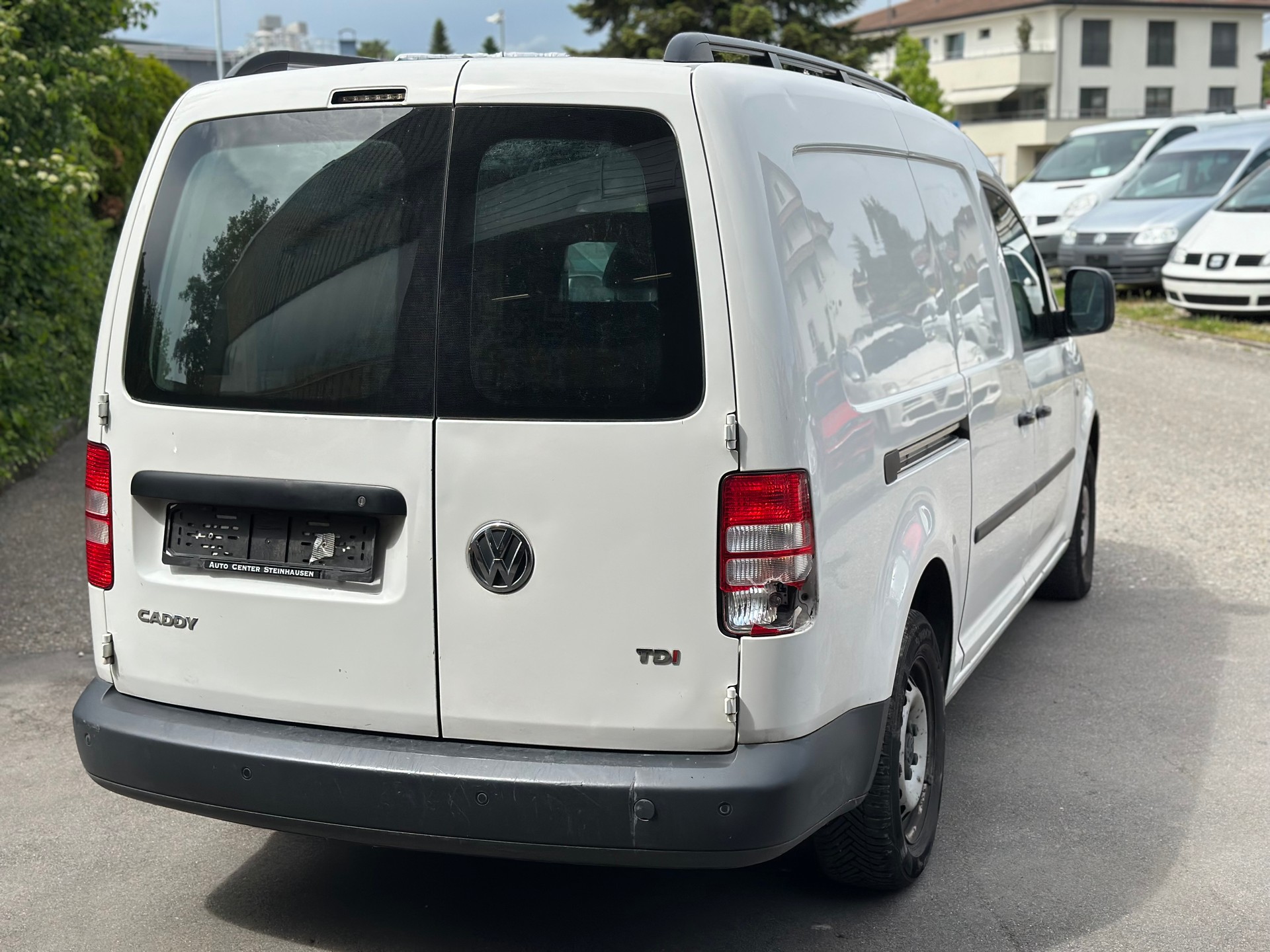 VW Caddy Maxi 1.6 TDI Blue Motion Technology-image-3