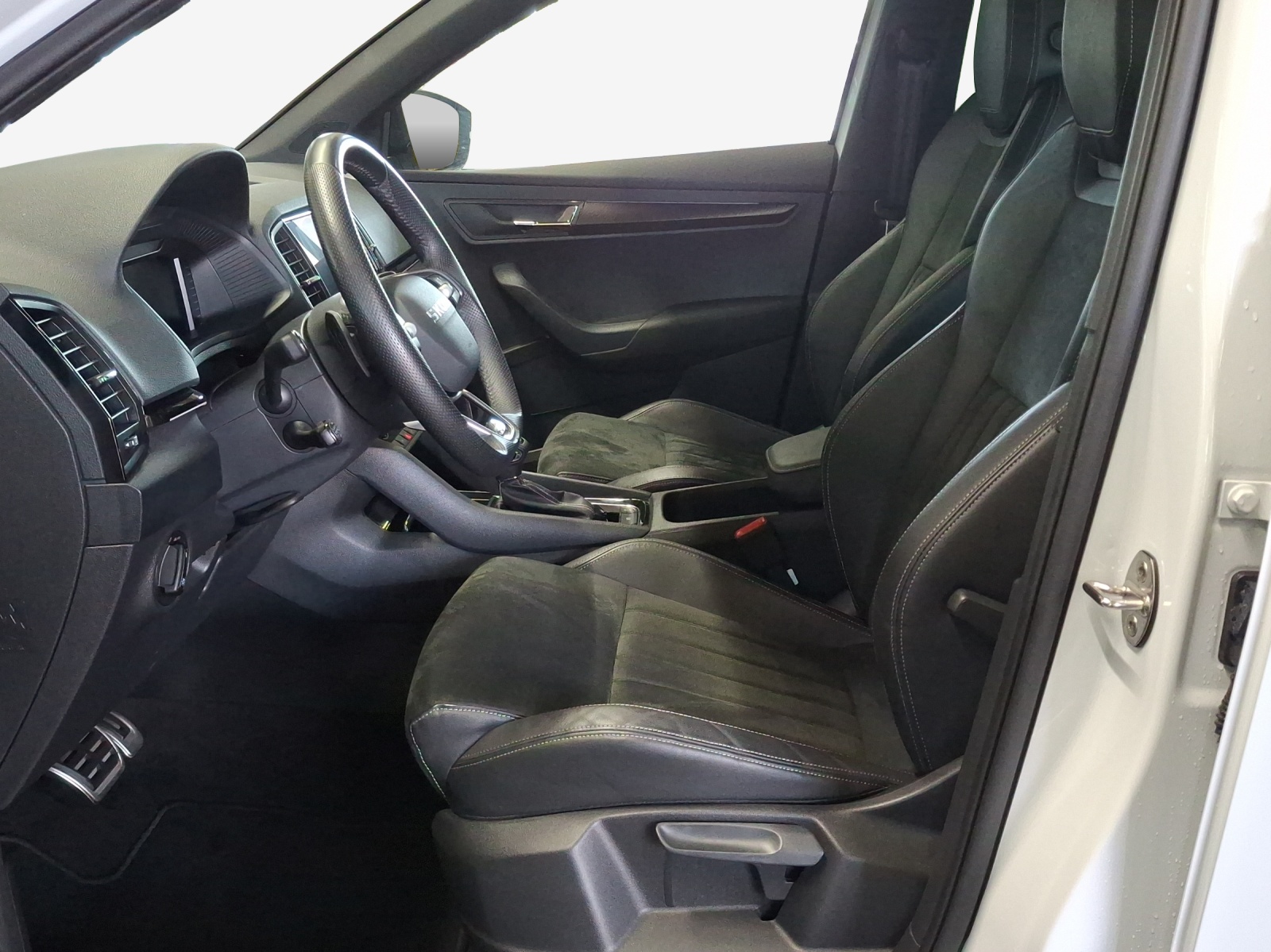 SKODA Karoq 2.0 TSI SportLine 4x4 DSG-image-7
