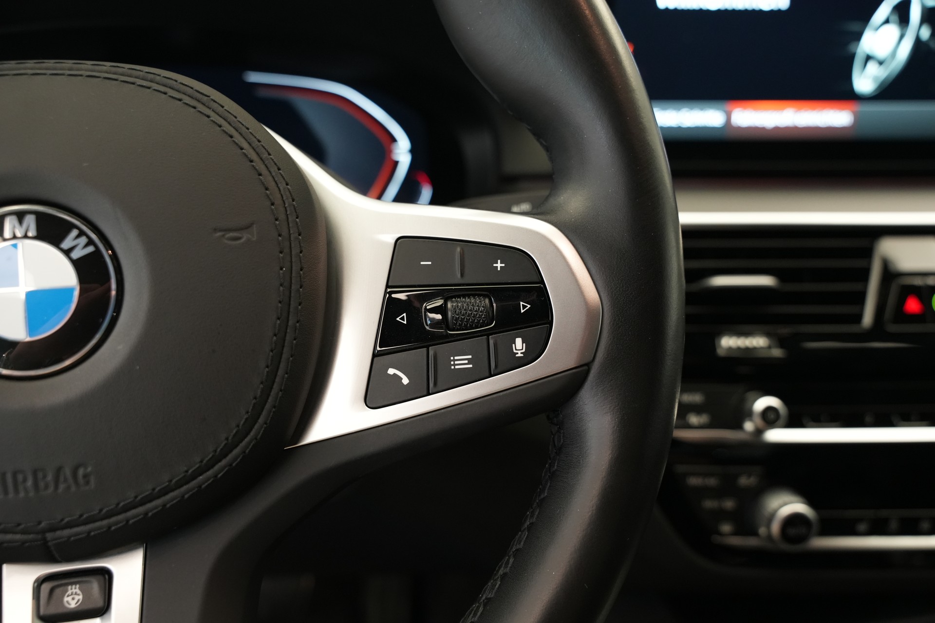BMW 530d xDrive 48V M Sport Steptronic *AHK*-image-24