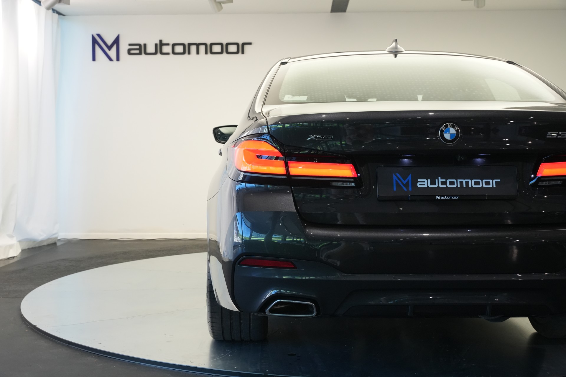 BMW 530d xDrive 48V M Sport Steptronic *AHK*-image-40