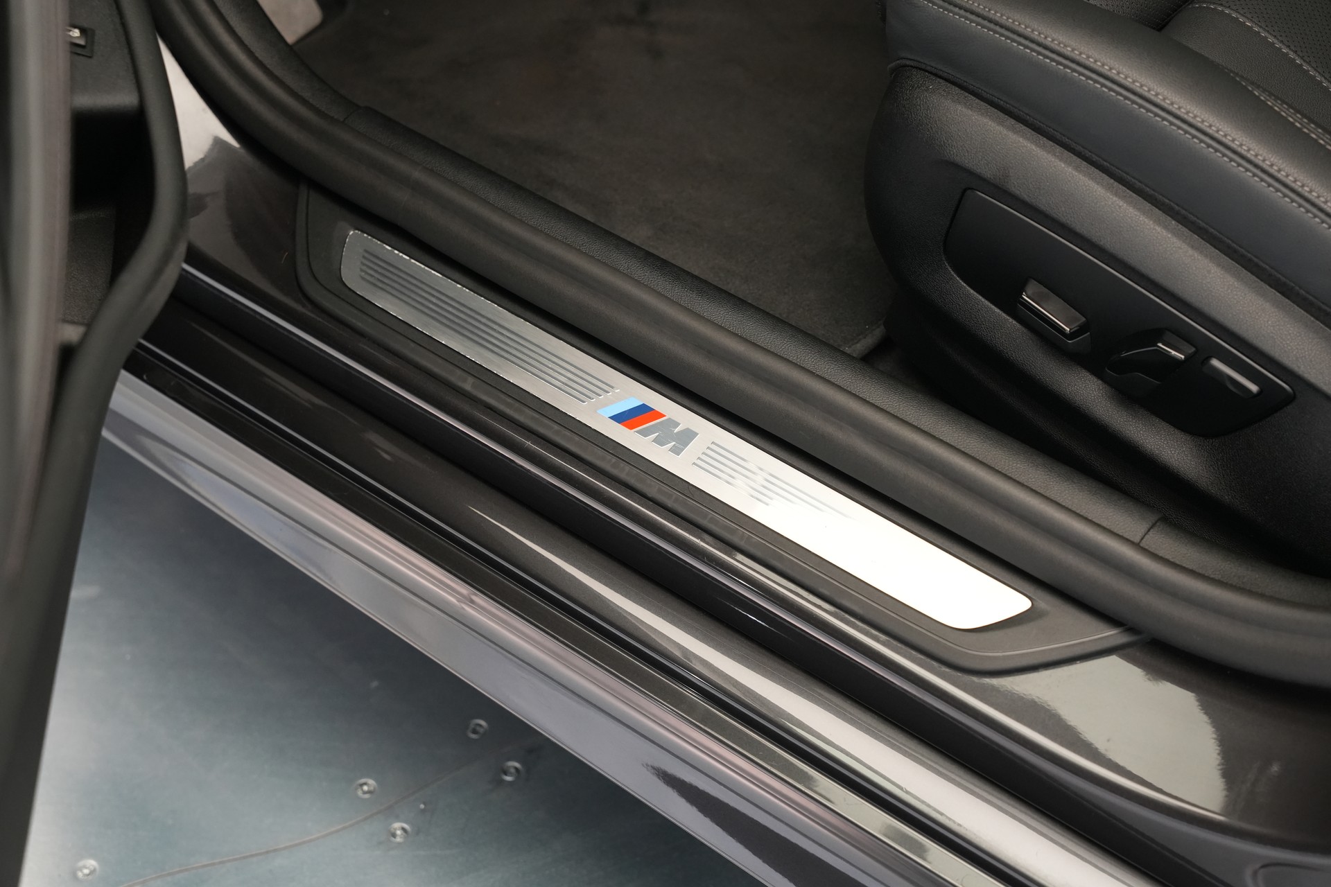 BMW 530d xDrive 48V M Sport Steptronic *AHK*-image-23