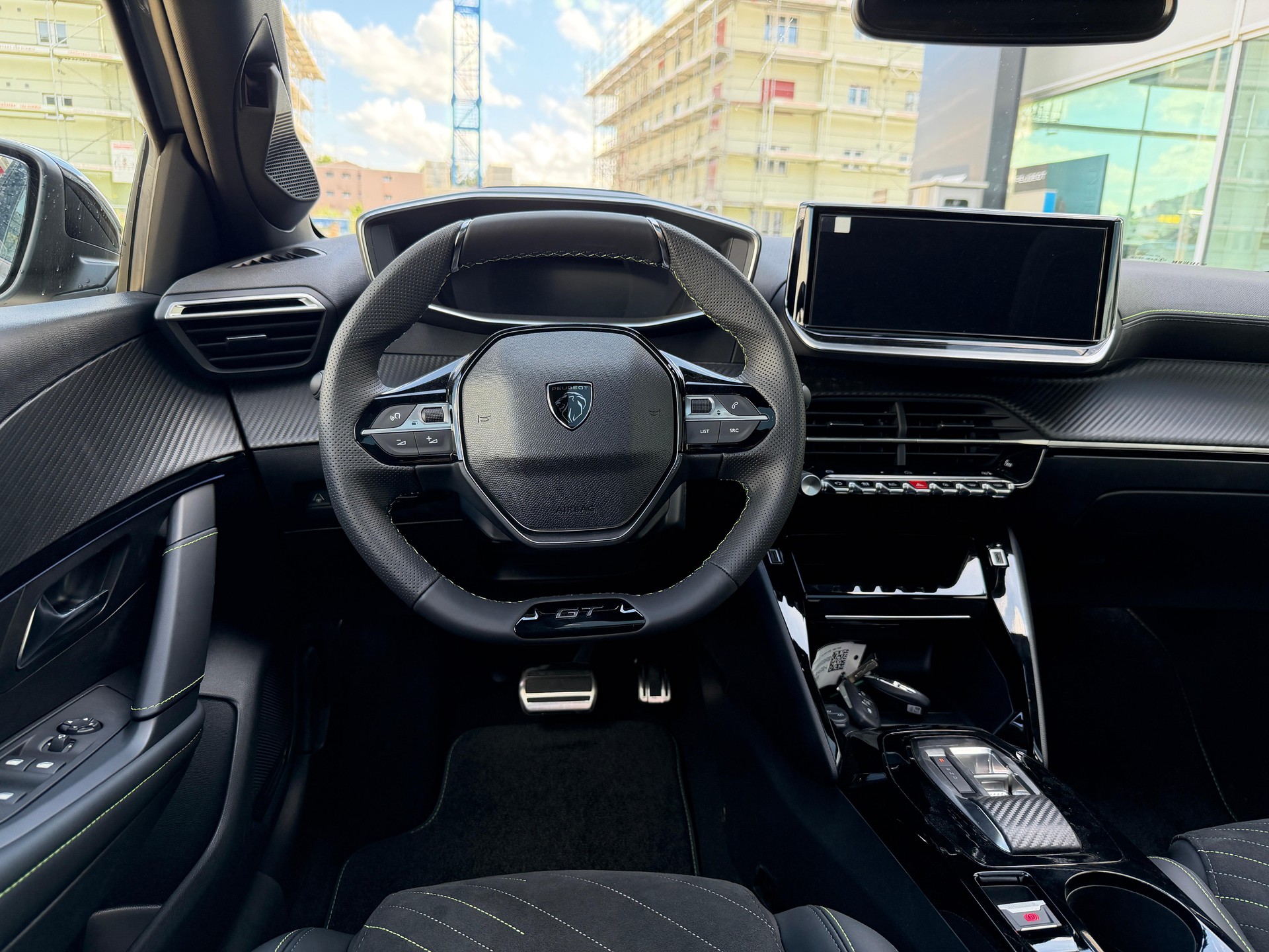 PEUGEOT 208 1.2 Hybrid 145 GT-image-10