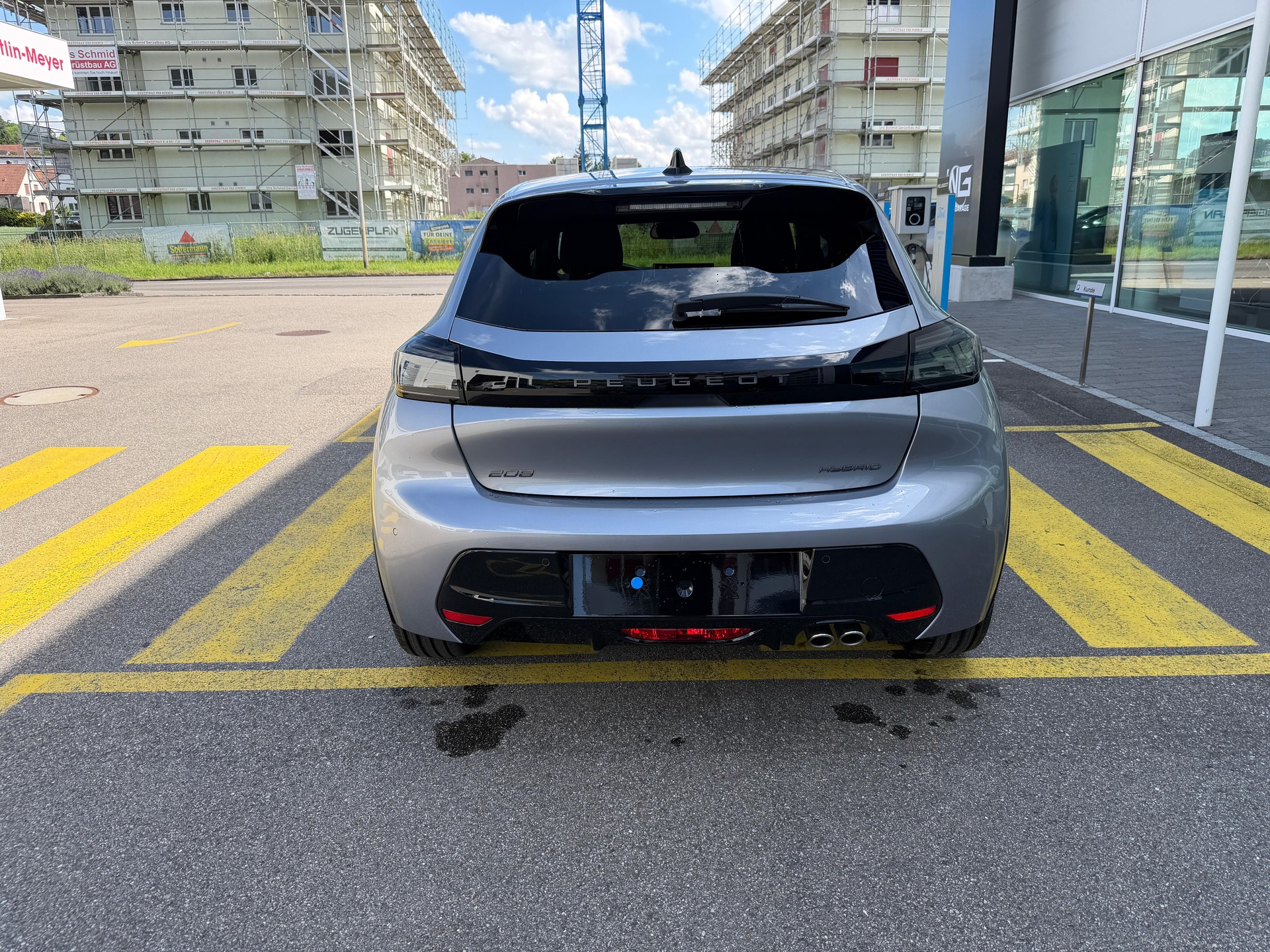 PEUGEOT 208 1.2 Hybrid 145 GT-image-2