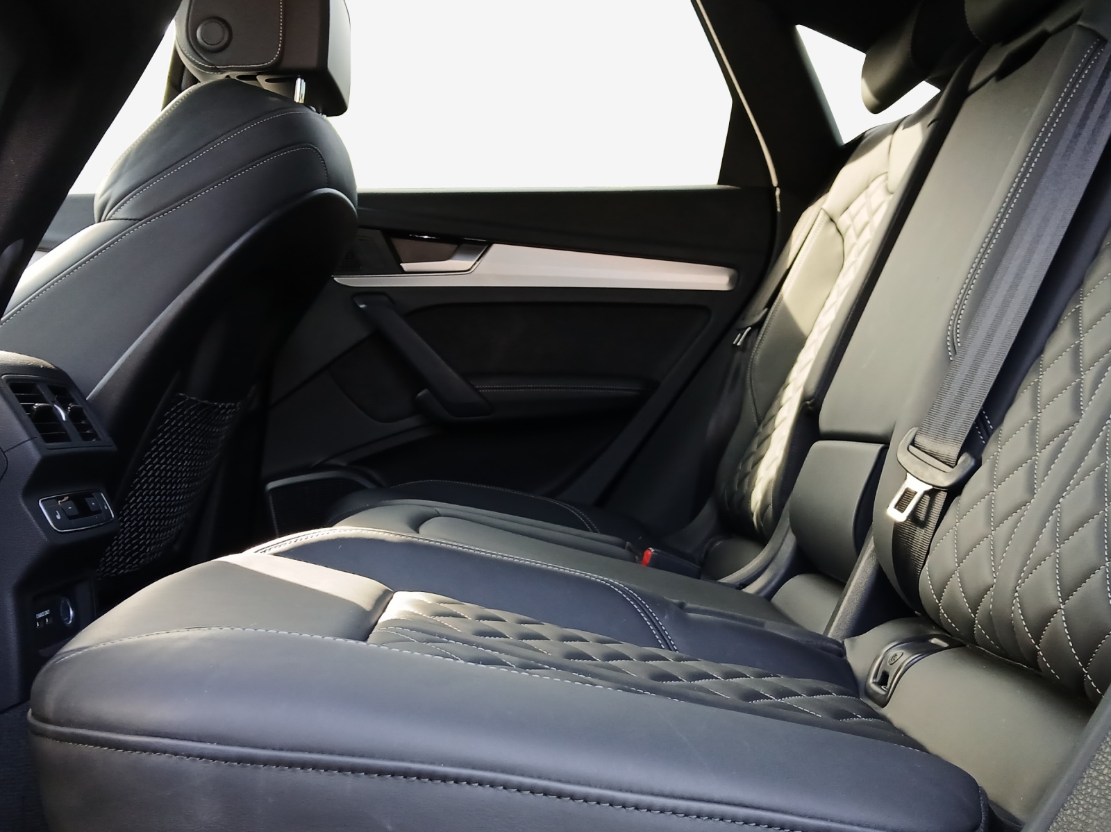 AUDI Q5 Sportback 55 TFSI e PHEV S line quattro S-tronic-image-11
