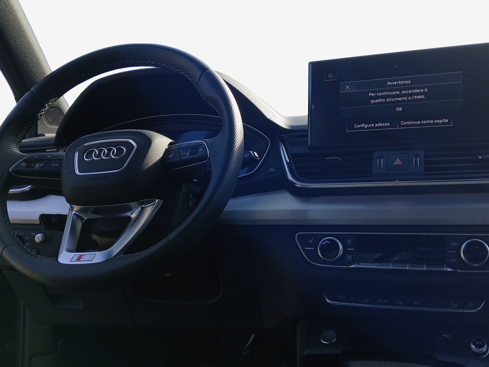 AUDI Q5 Sportback 55 TFSI e PHEV S line quattro S-tronic-image-8