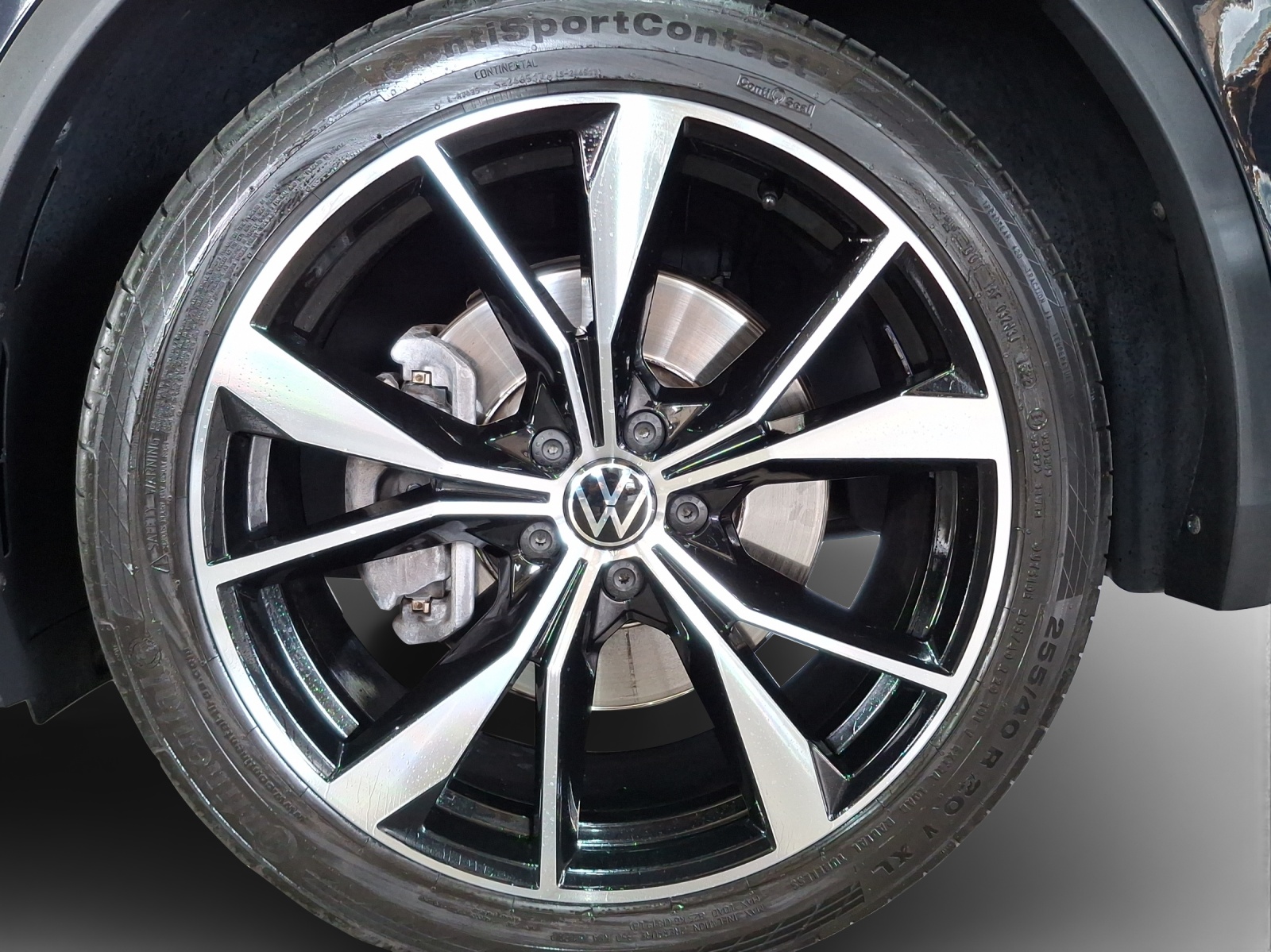 VW Tiguan 2.0TSI R-Line 4Motion DSG-image-14