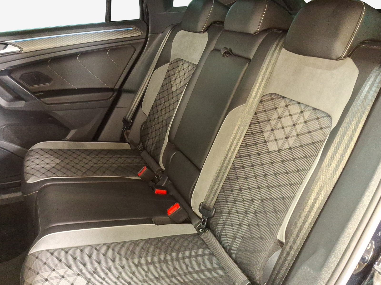 VW Tiguan 2.0TSI R-Line 4Motion DSG-image-11