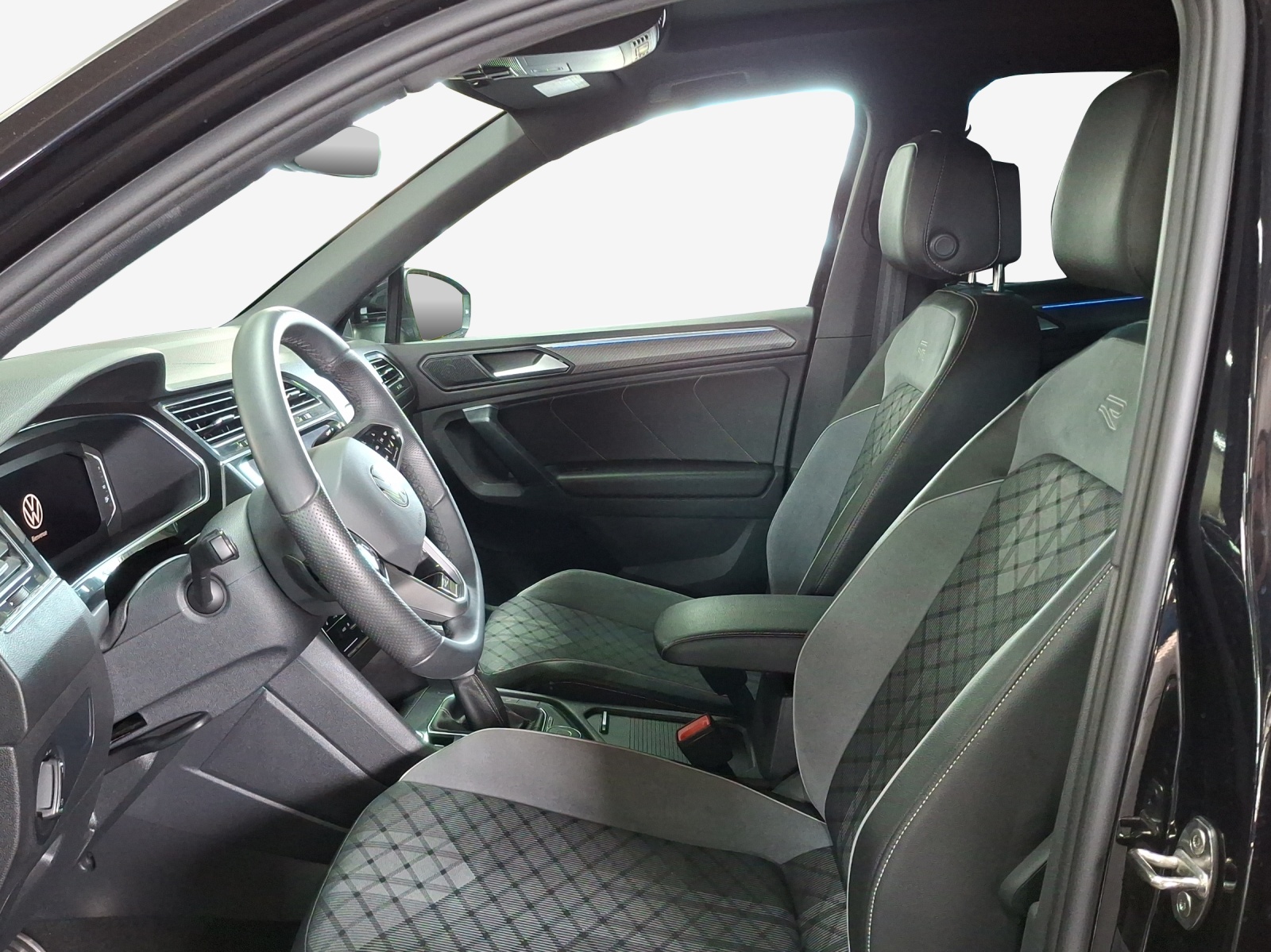 VW Tiguan 2.0TSI R-Line 4Motion DSG-image-7