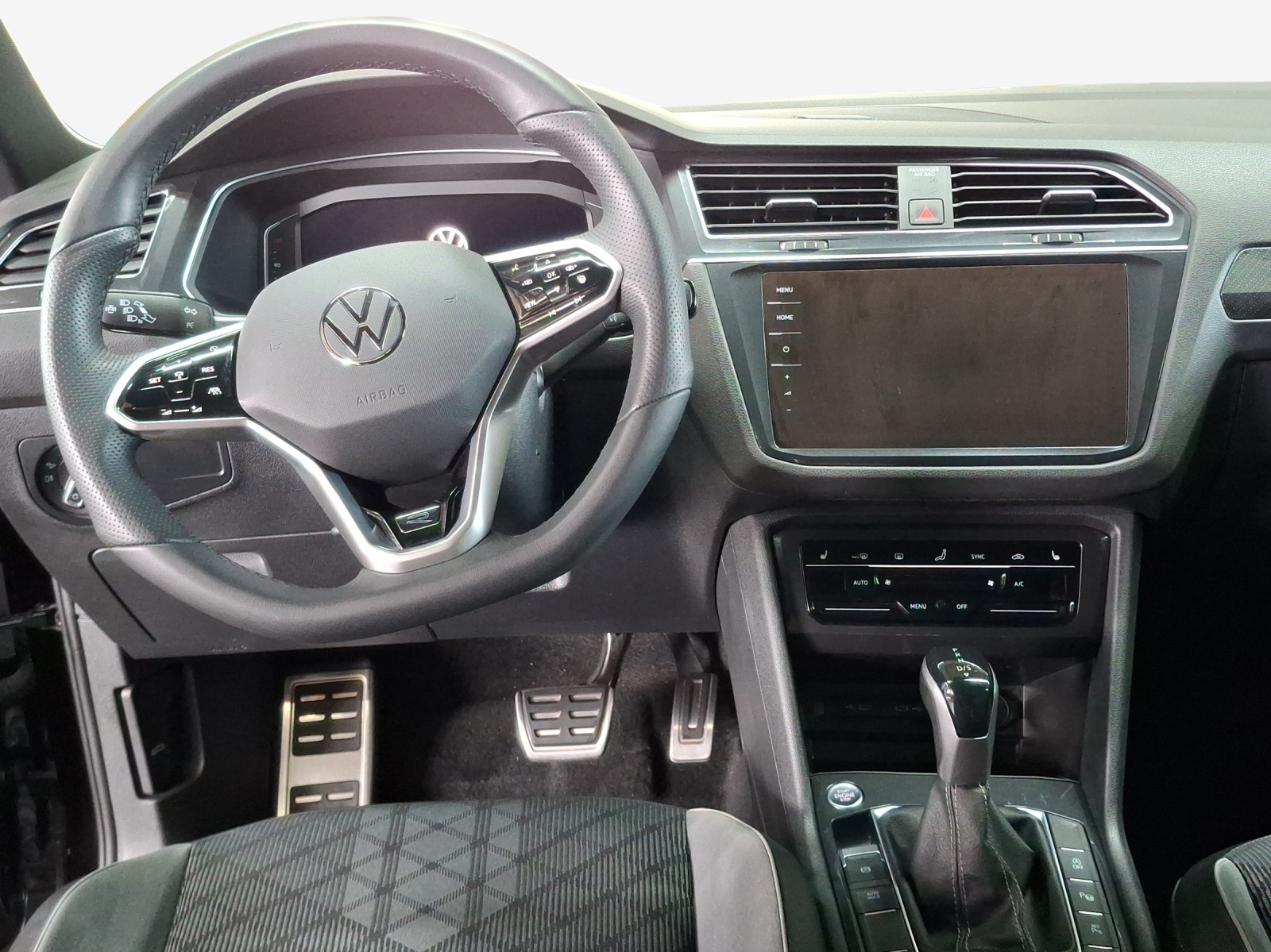 VW Tiguan 2.0TSI R-Line 4Motion DSG-image-8
