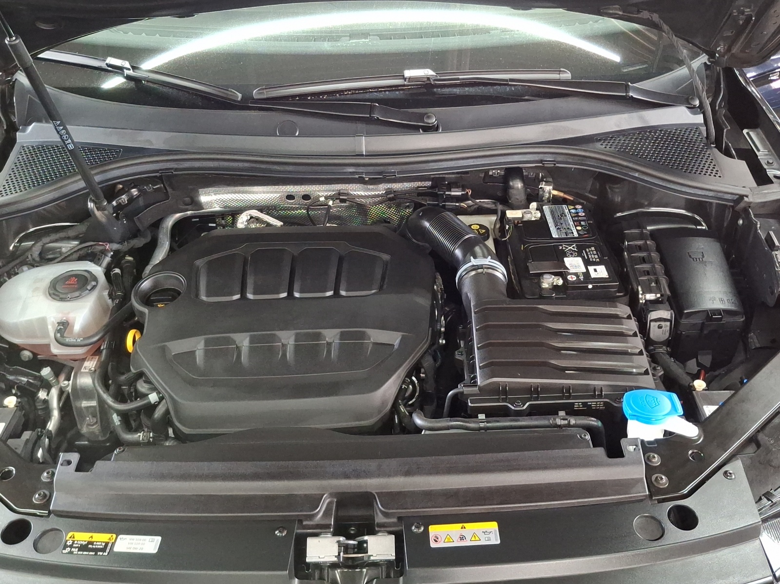 VW Tiguan 2.0TSI R-Line 4Motion DSG-image-15