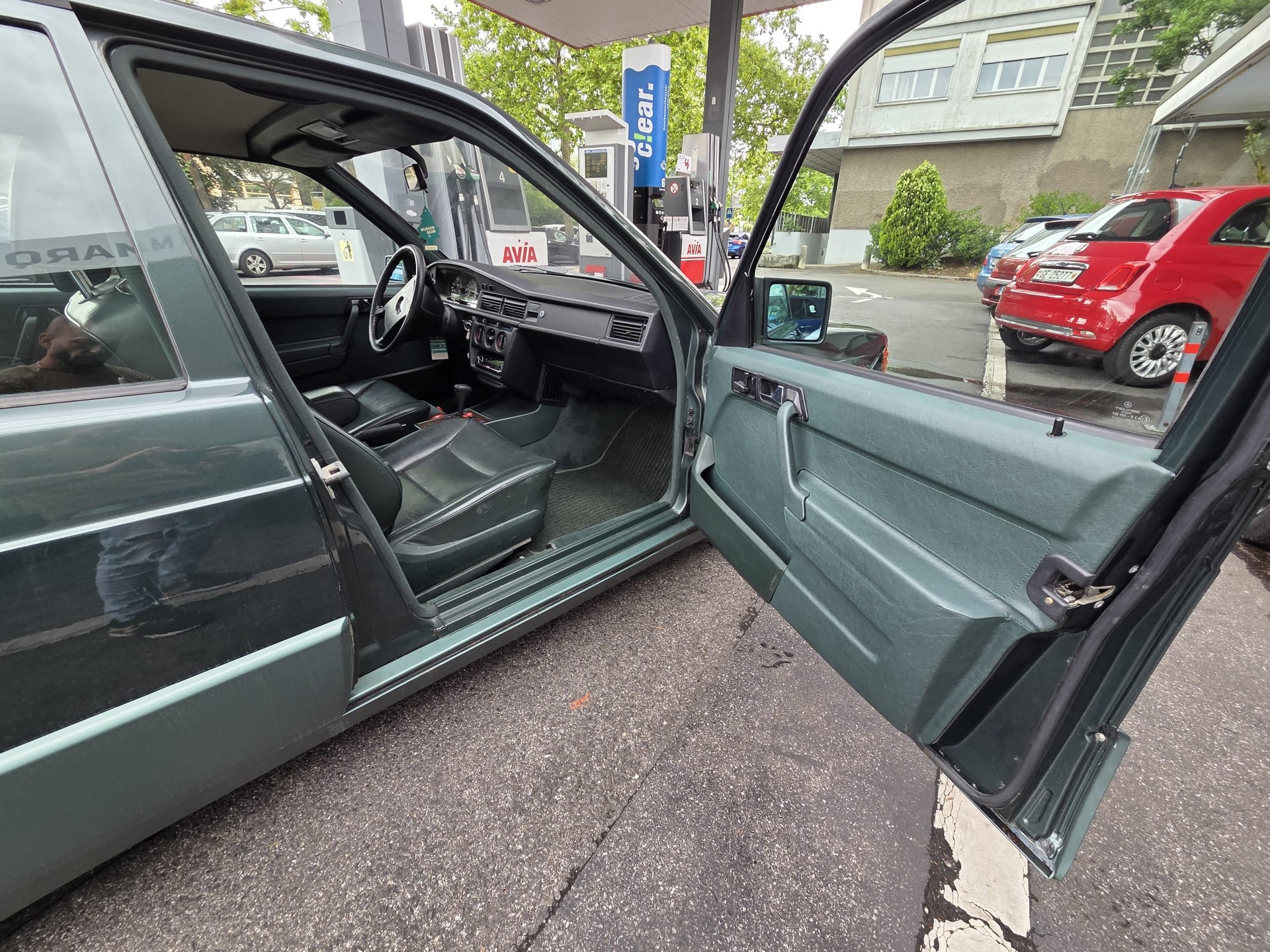 MERCEDES-BENZ 190 E 2.6-image-9