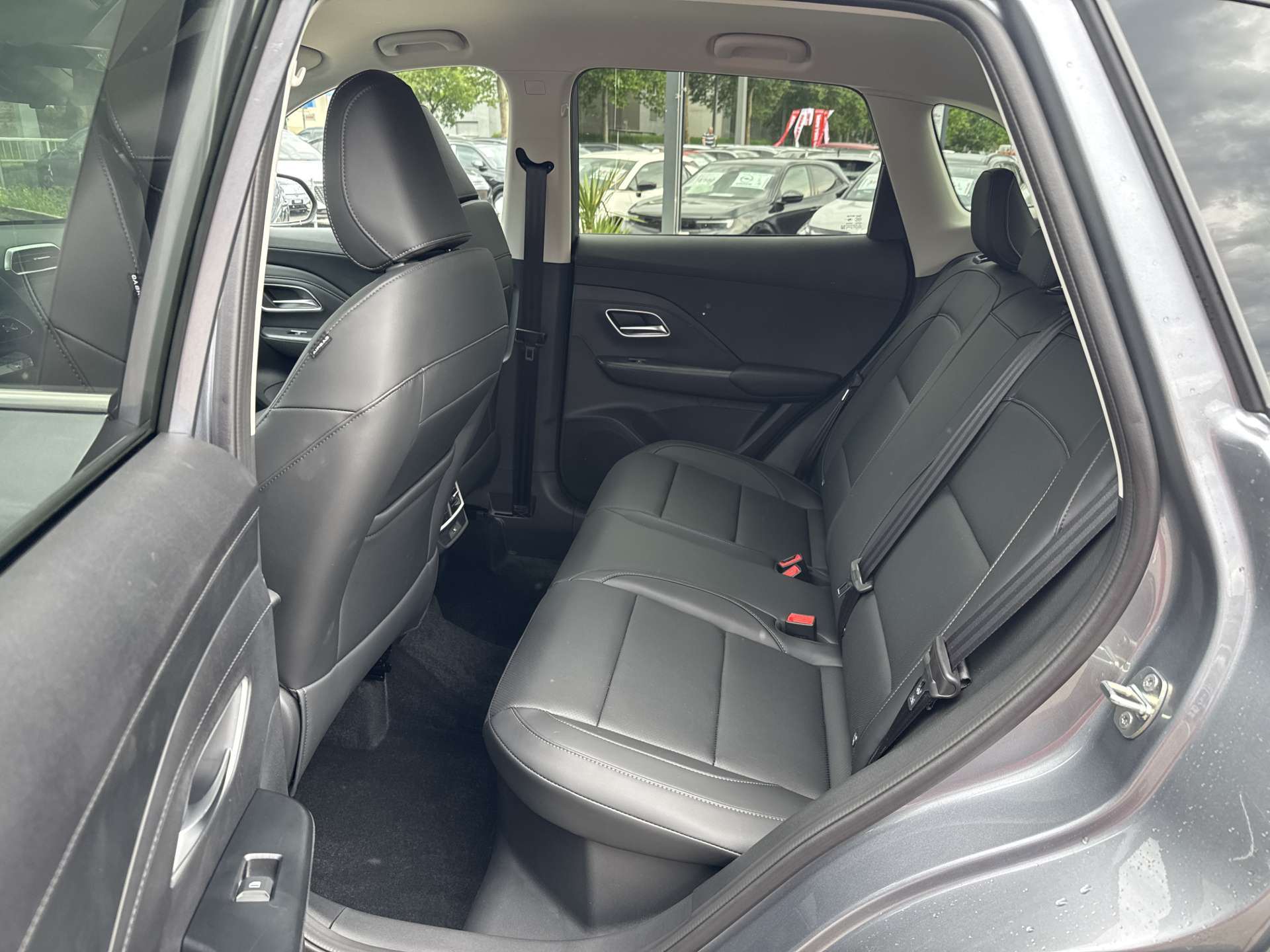 MG ZS 1.5 HEV Luxury Automat-image-6