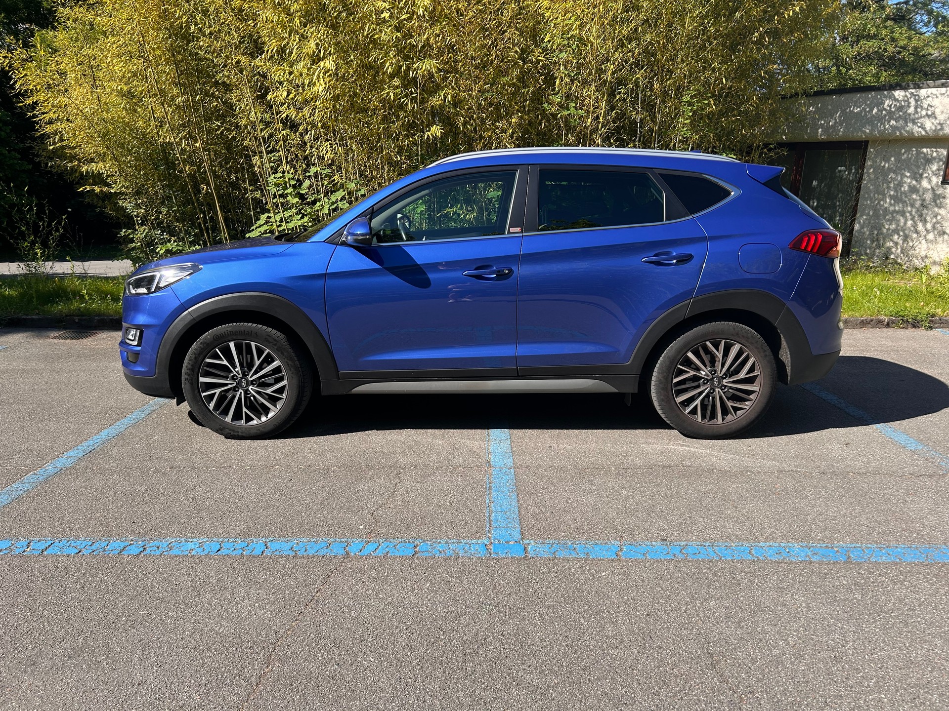 HYUNDAI Tucson 1.6 CRDi Amplia 2WD-image-2