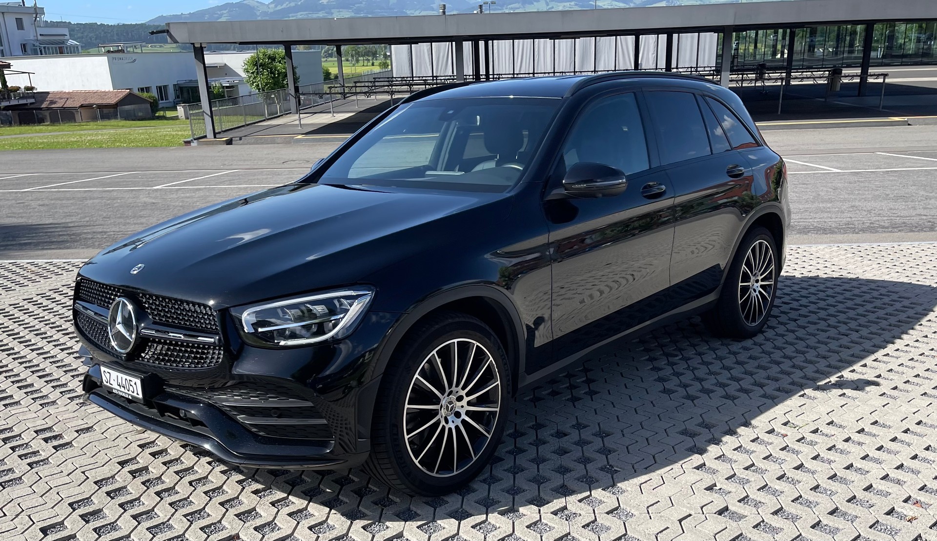 MERCEDES-BENZ GLC 200 AMG Line 4Matic 9G-Tronic-image-1