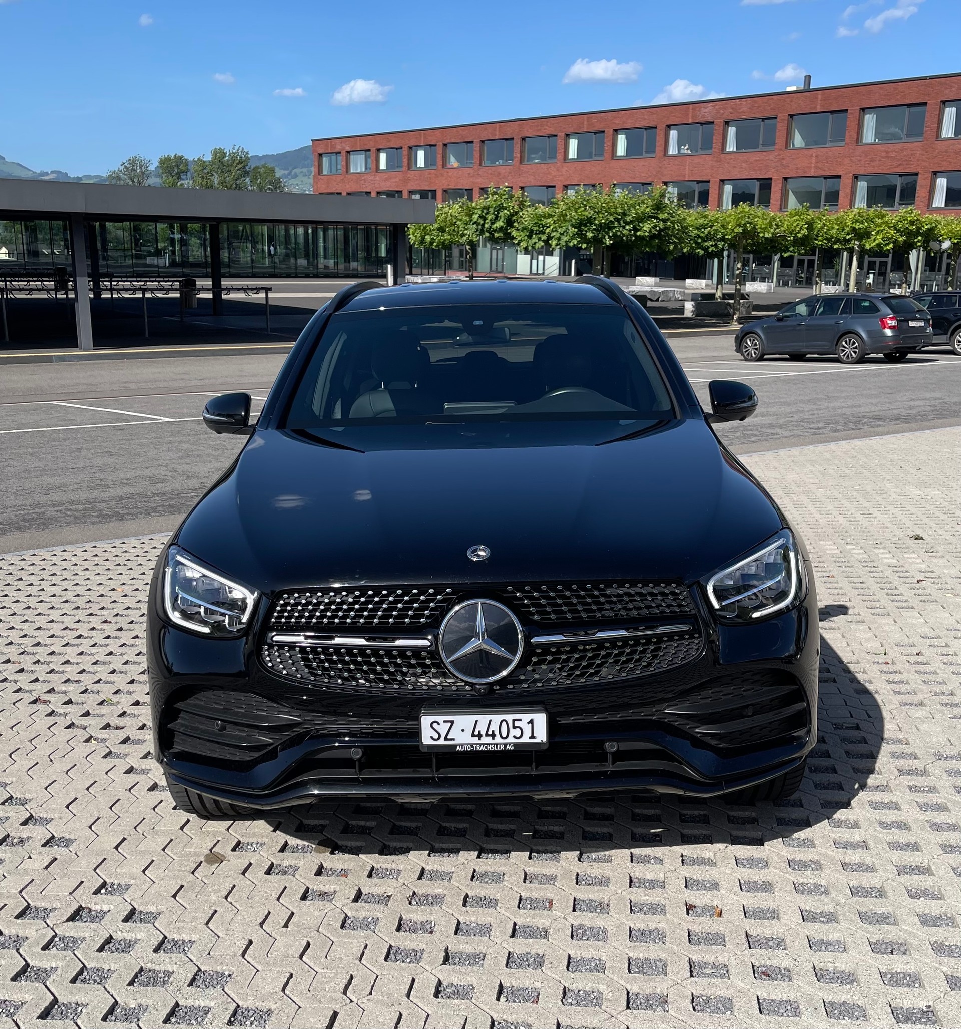 MERCEDES-BENZ GLC 200 AMG Line 4Matic 9G-Tronic-image-0