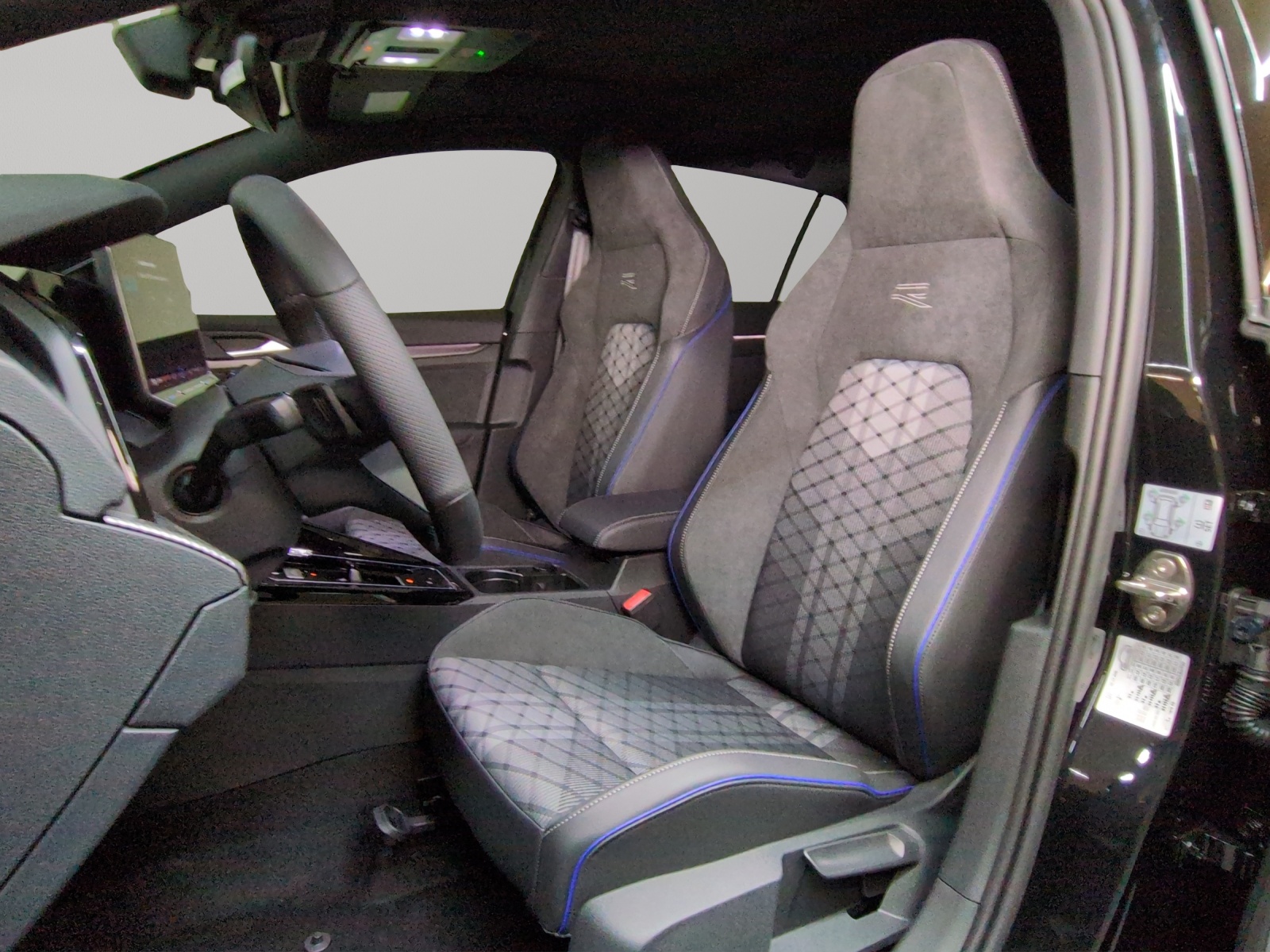 VW Golf 2.0 TSI R-Line DSG 4 Motion-image-5