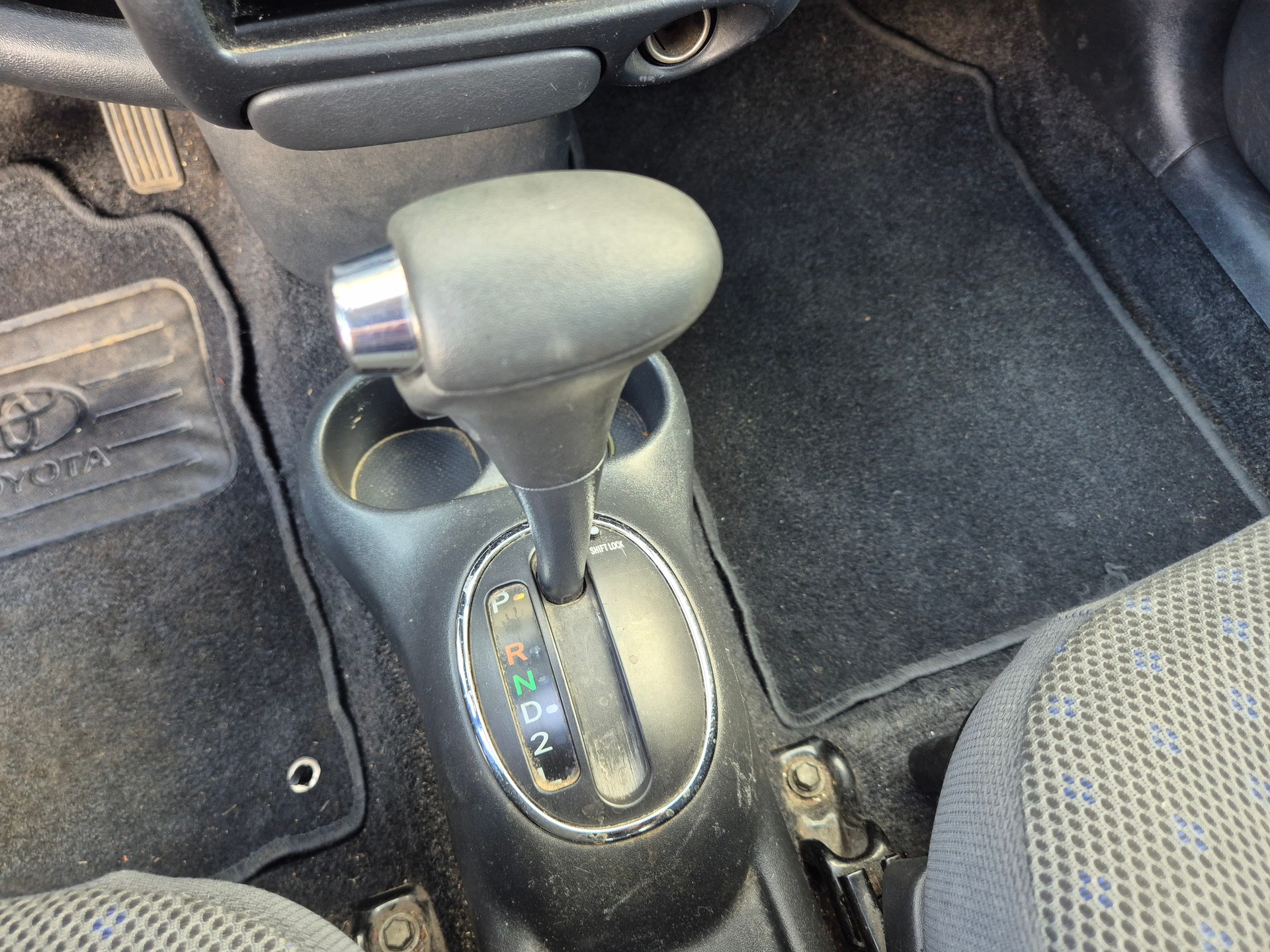 TOYOTA Yaris Verso 1.3 Linea Sol-image-11