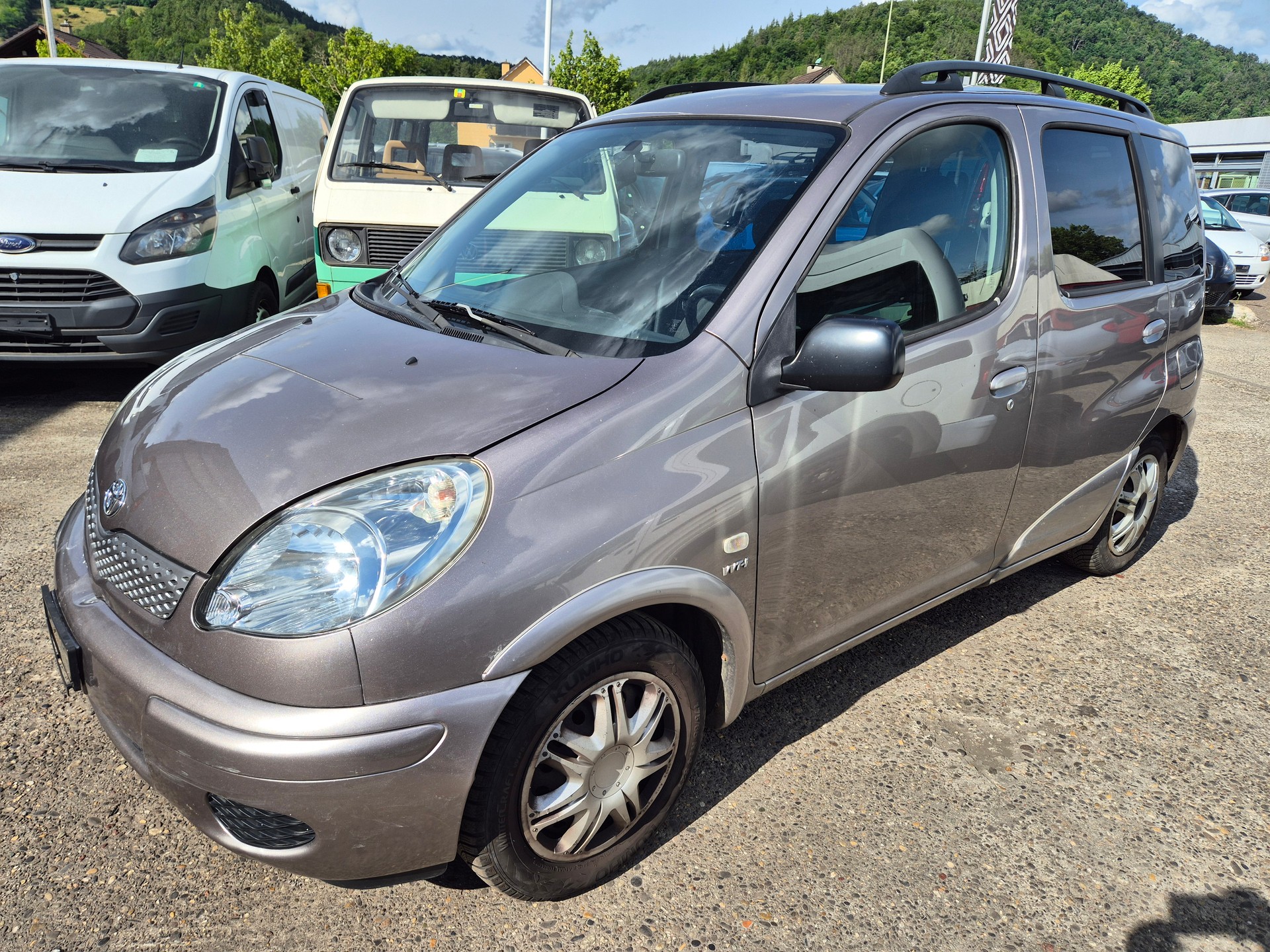 TOYOTA Yaris Verso 1.3 Linea Sol-image-2