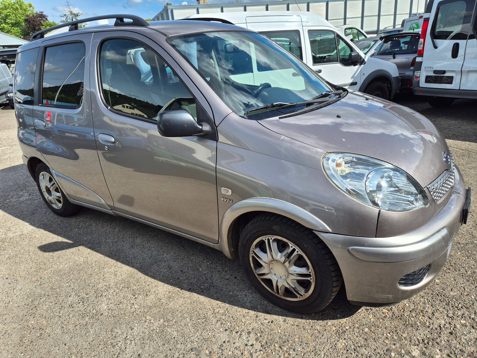 TOYOTA Yaris Verso 1.3 Linea Sol-image-1