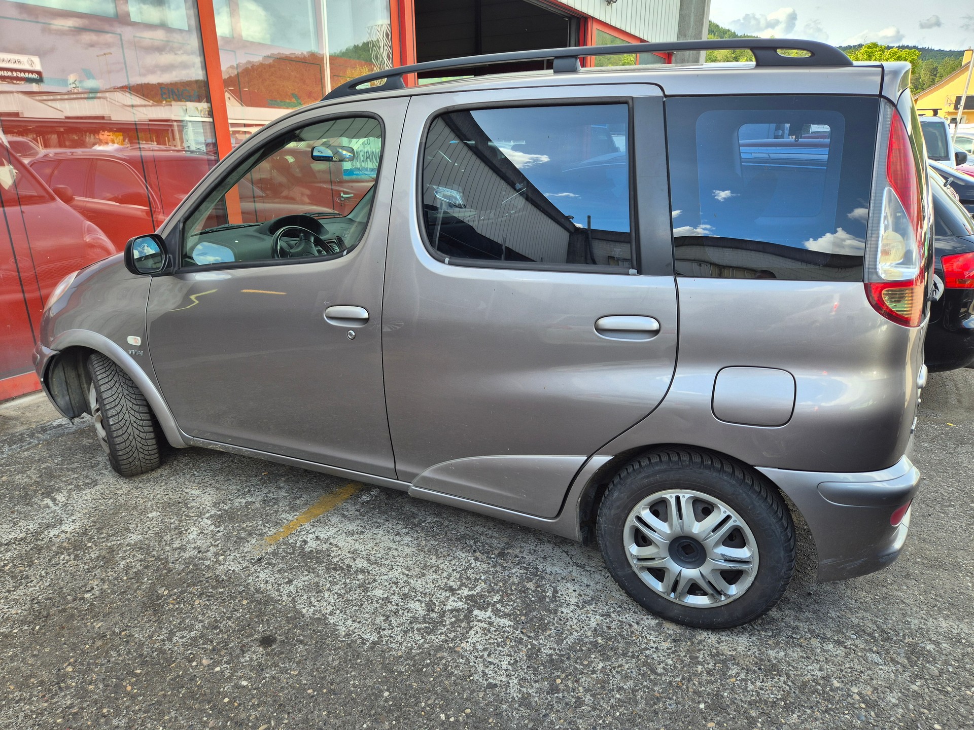 TOYOTA Yaris Verso 1.3 Linea Sol-image-7