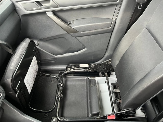 VW Caddy Maxi 2.0TDI 4Motion BlueMotion Technology-image-5