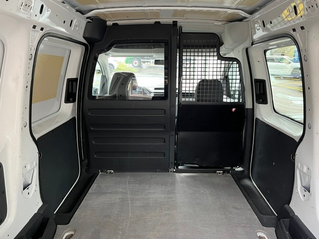 VW Caddy Maxi 2.0TDI 4Motion BlueMotion Technology-image-15