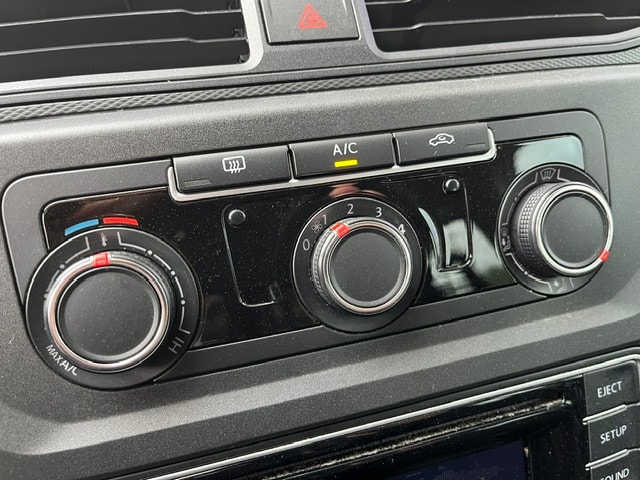 VW Caddy Maxi 2.0TDI 4Motion BlueMotion Technology-image-7