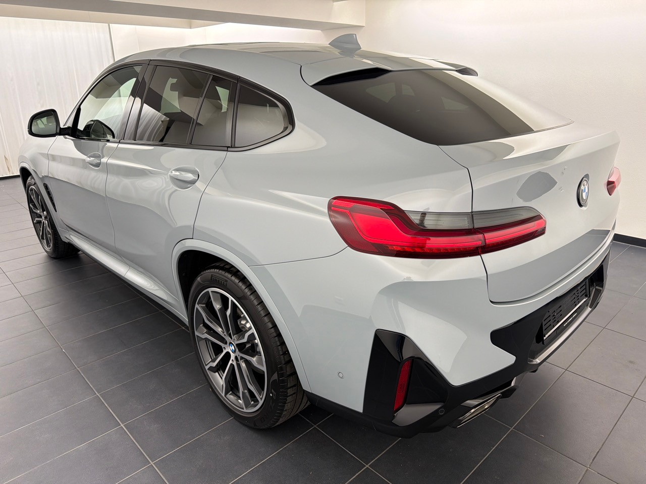 BMW X4 xDrive 48V 20d M Sport-image-1