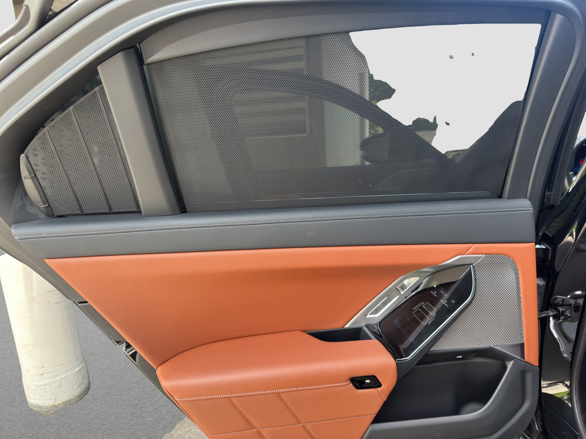 BMW 750e xDrive Steptronic-image-11