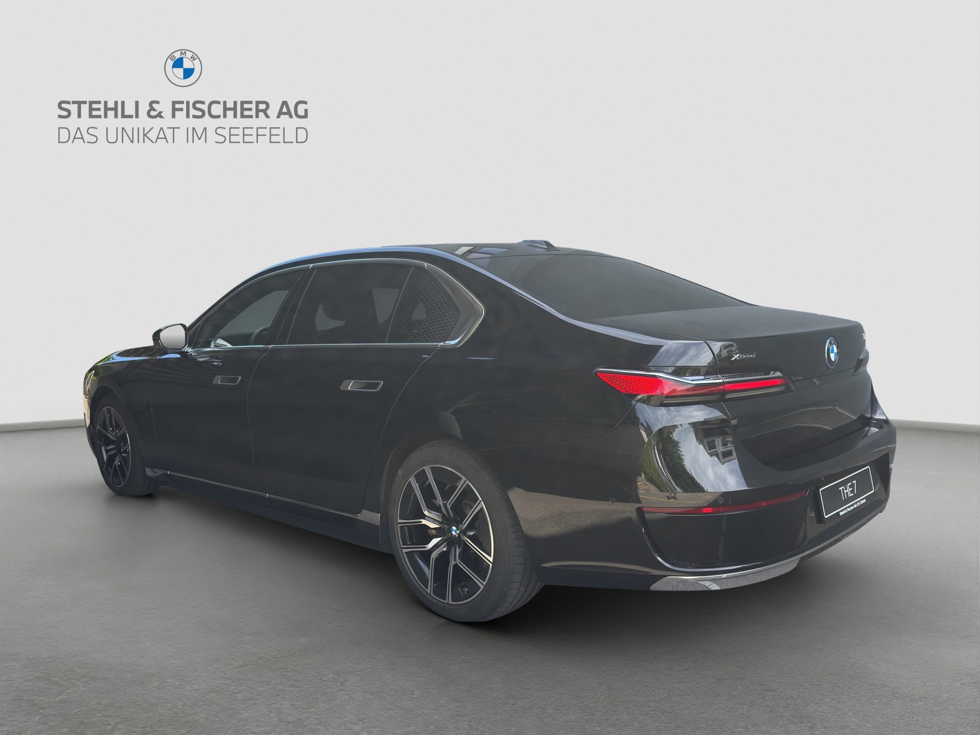 BMW 750e xDrive Steptronic-image-2