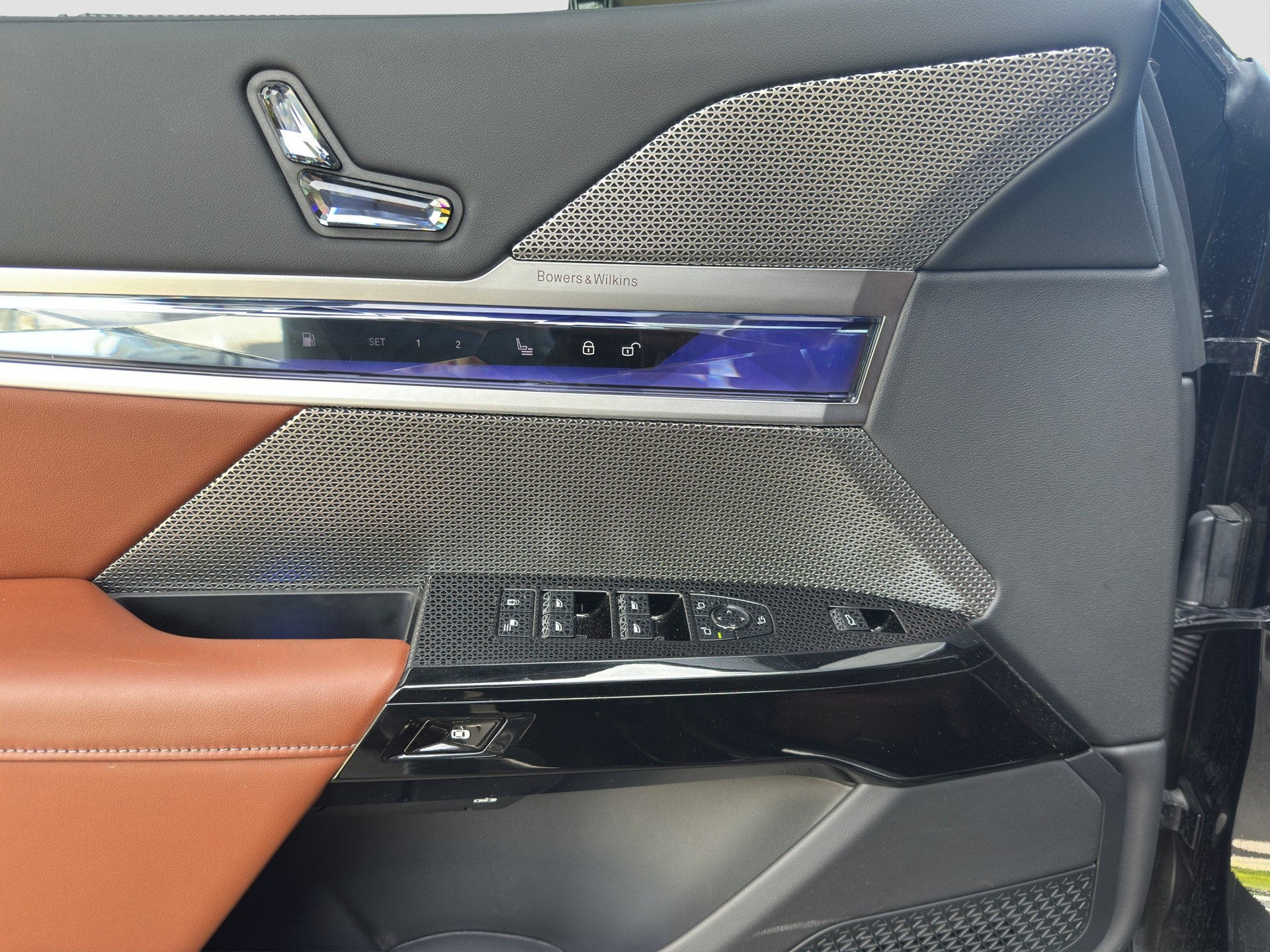 BMW 750e xDrive Steptronic-image-9