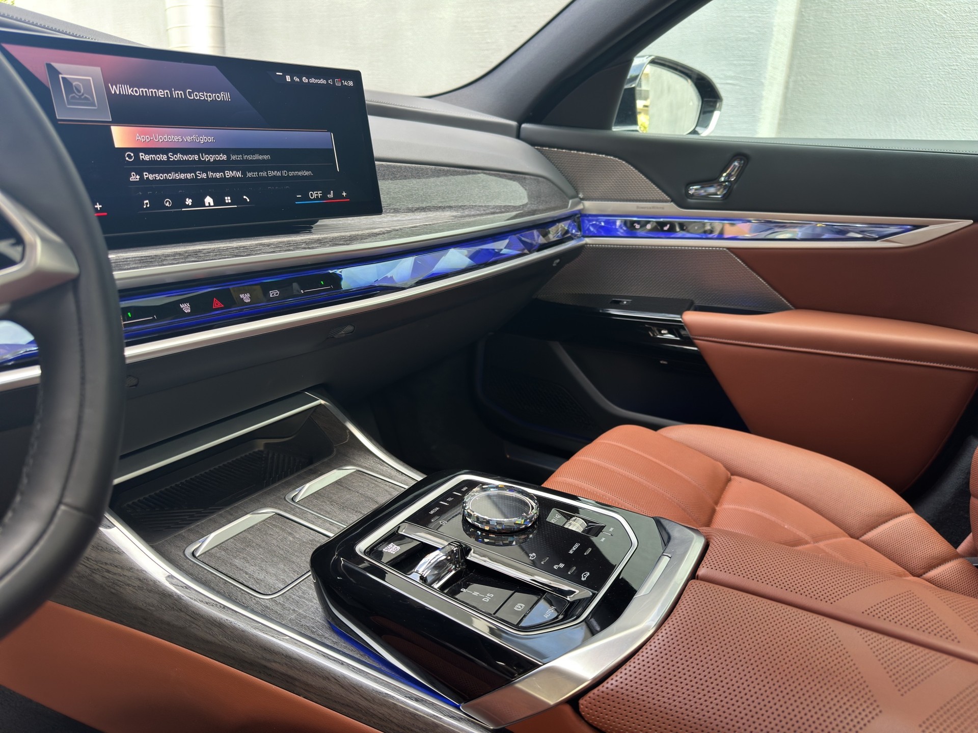 BMW 750e xDrive Steptronic-image-8