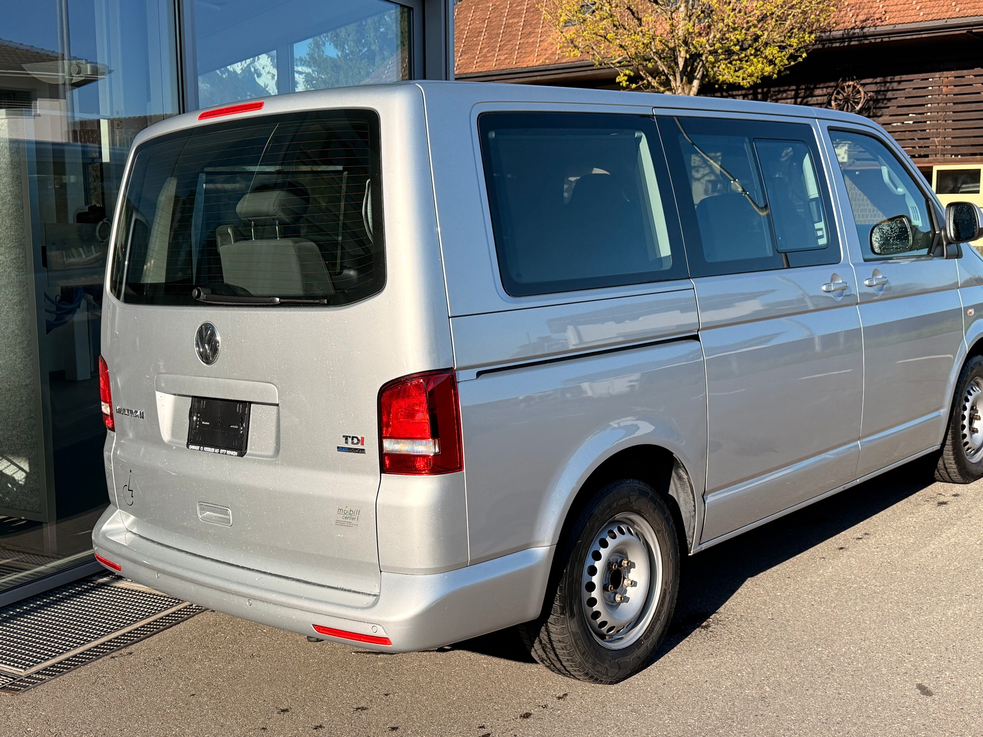 VW Multivan TDI Fam L.Ed. A-image-2