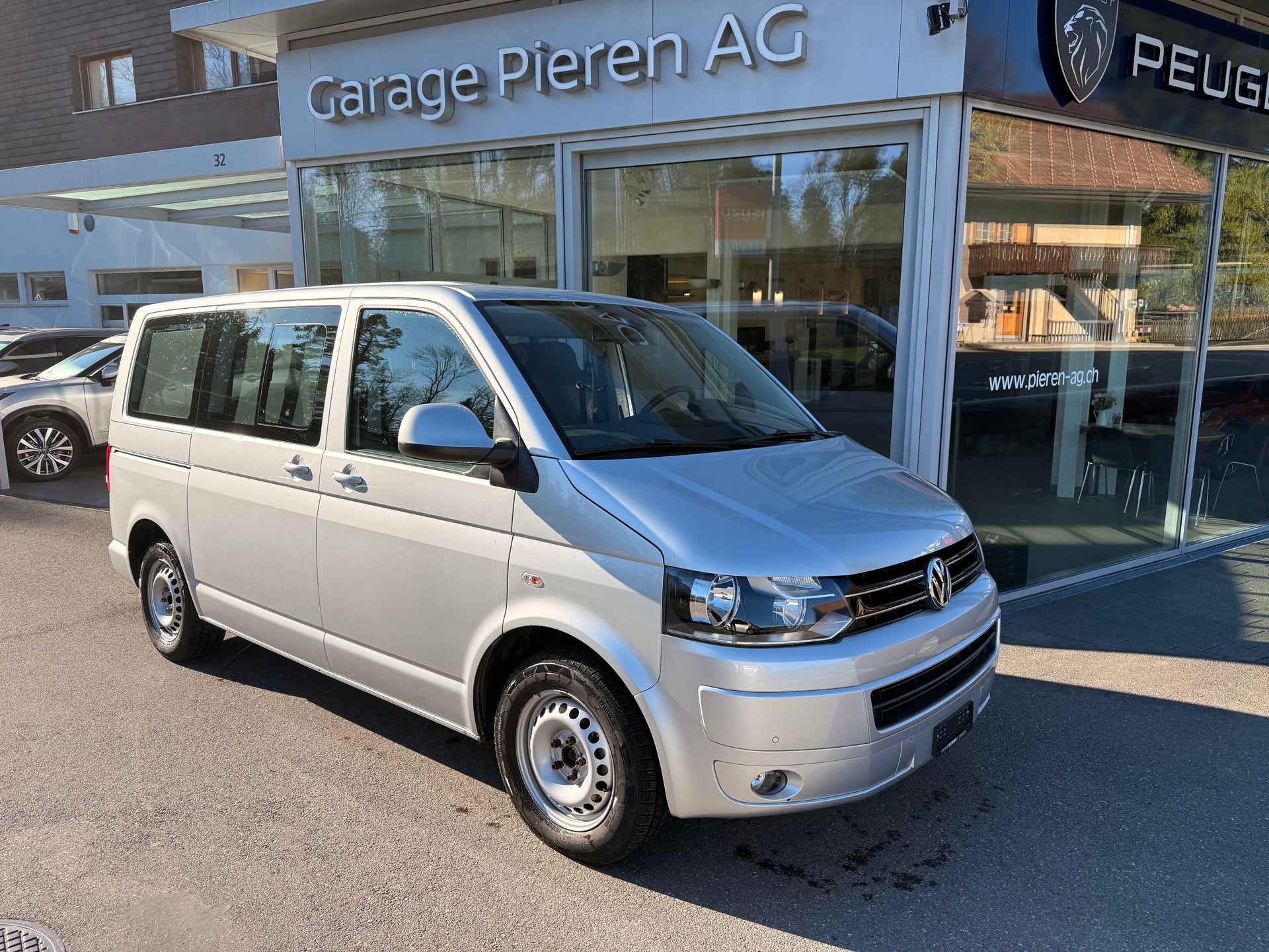 VW Multivan TDI Fam L.Ed. A-image-0