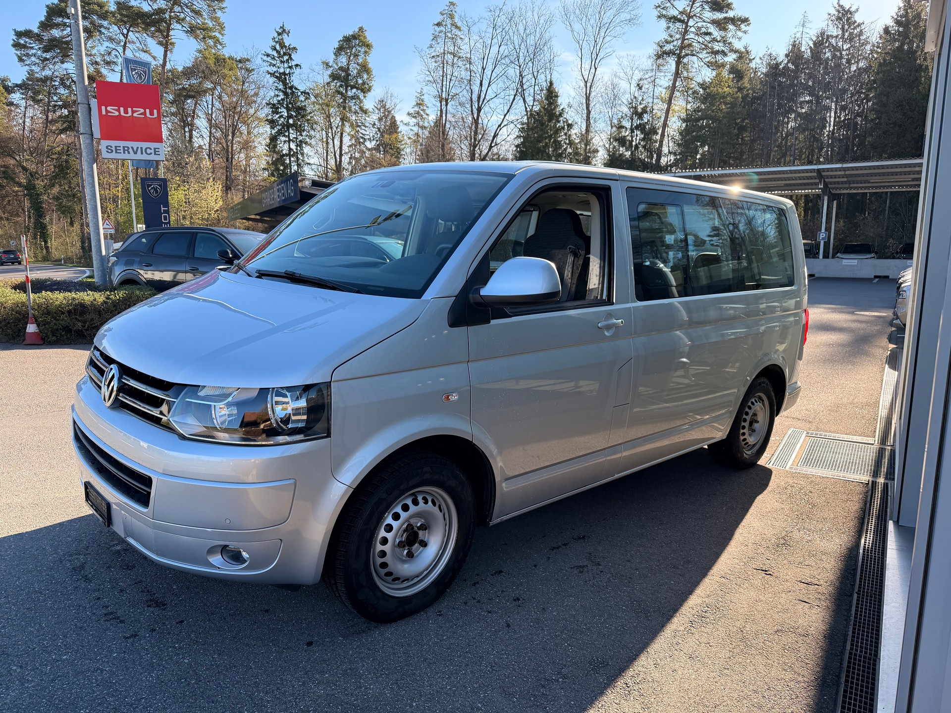 VW Multivan TDI Fam L.Ed. A-image-1