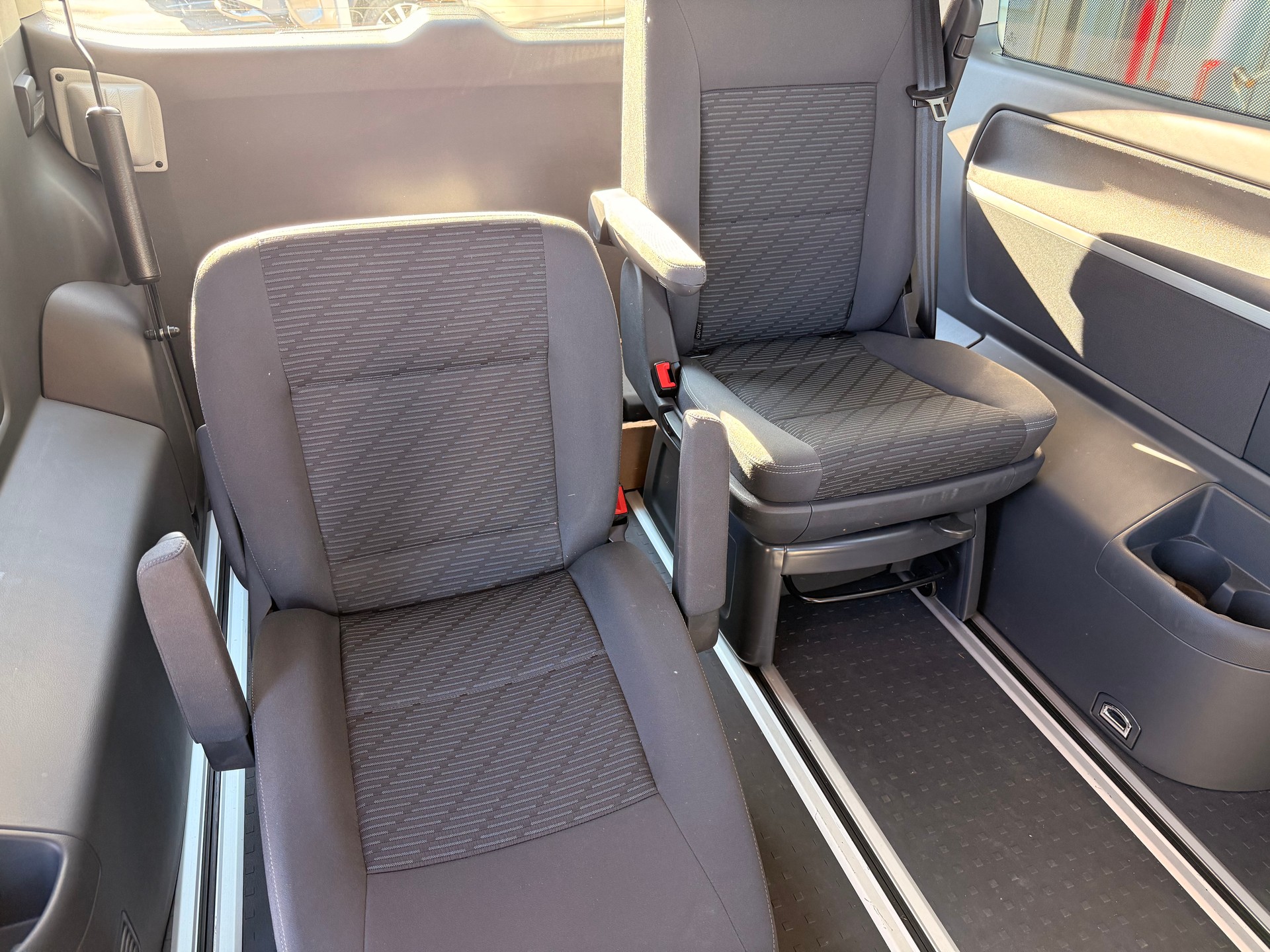VW Multivan TDI Fam L.Ed. A-image-11