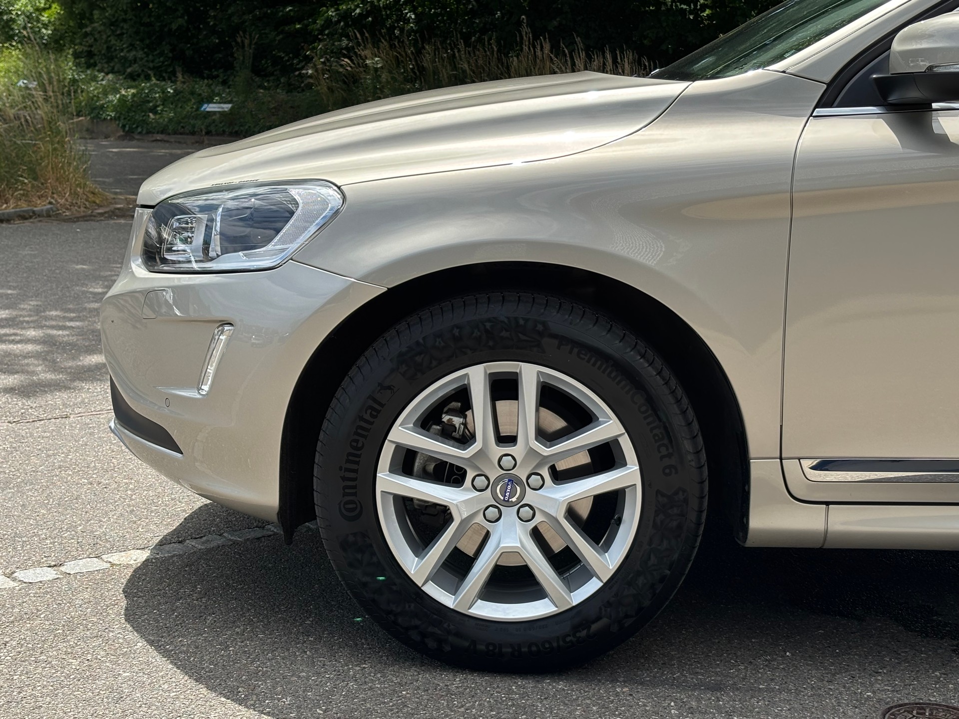 VOLVO XC60 2.4 D4 Summum AWD S/S-image-1