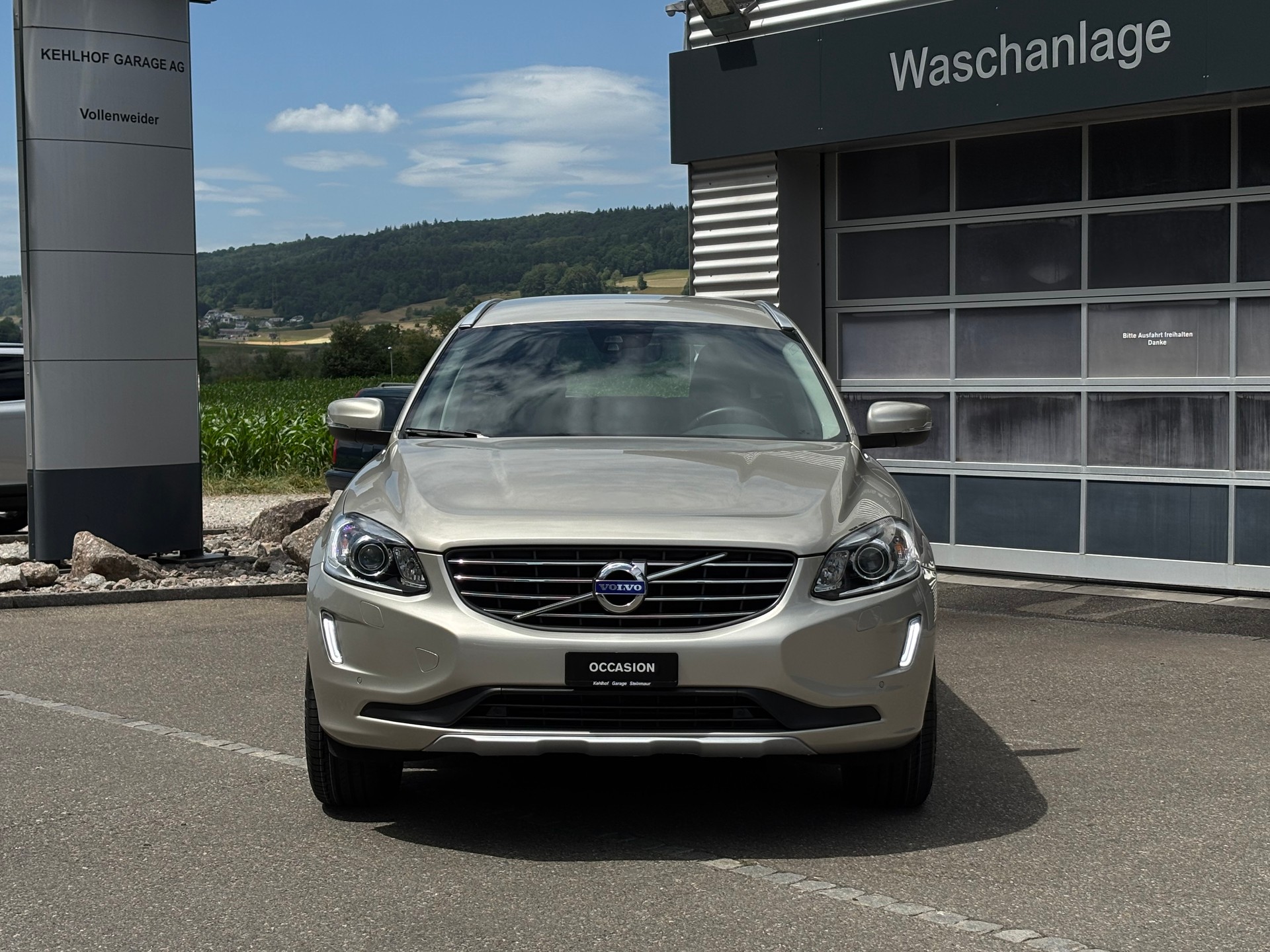 VOLVO XC60 2.4 D4 Summum AWD S/S-image-6