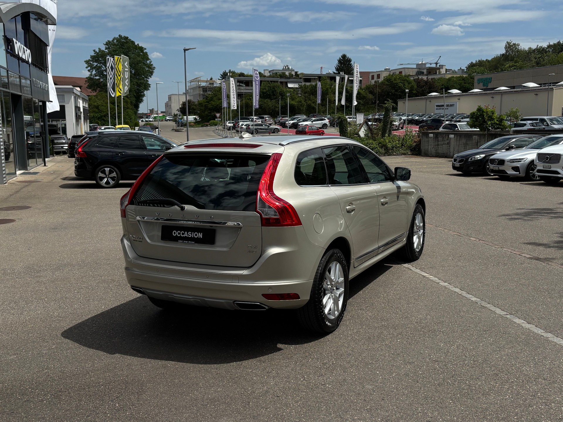 VOLVO XC60 2.4 D4 Summum AWD S/S-image-4
