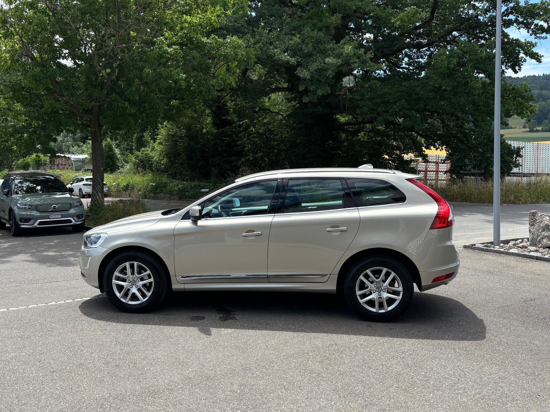 VOLVO XC60 2.4 D4 Summum AWD S/S-image-3