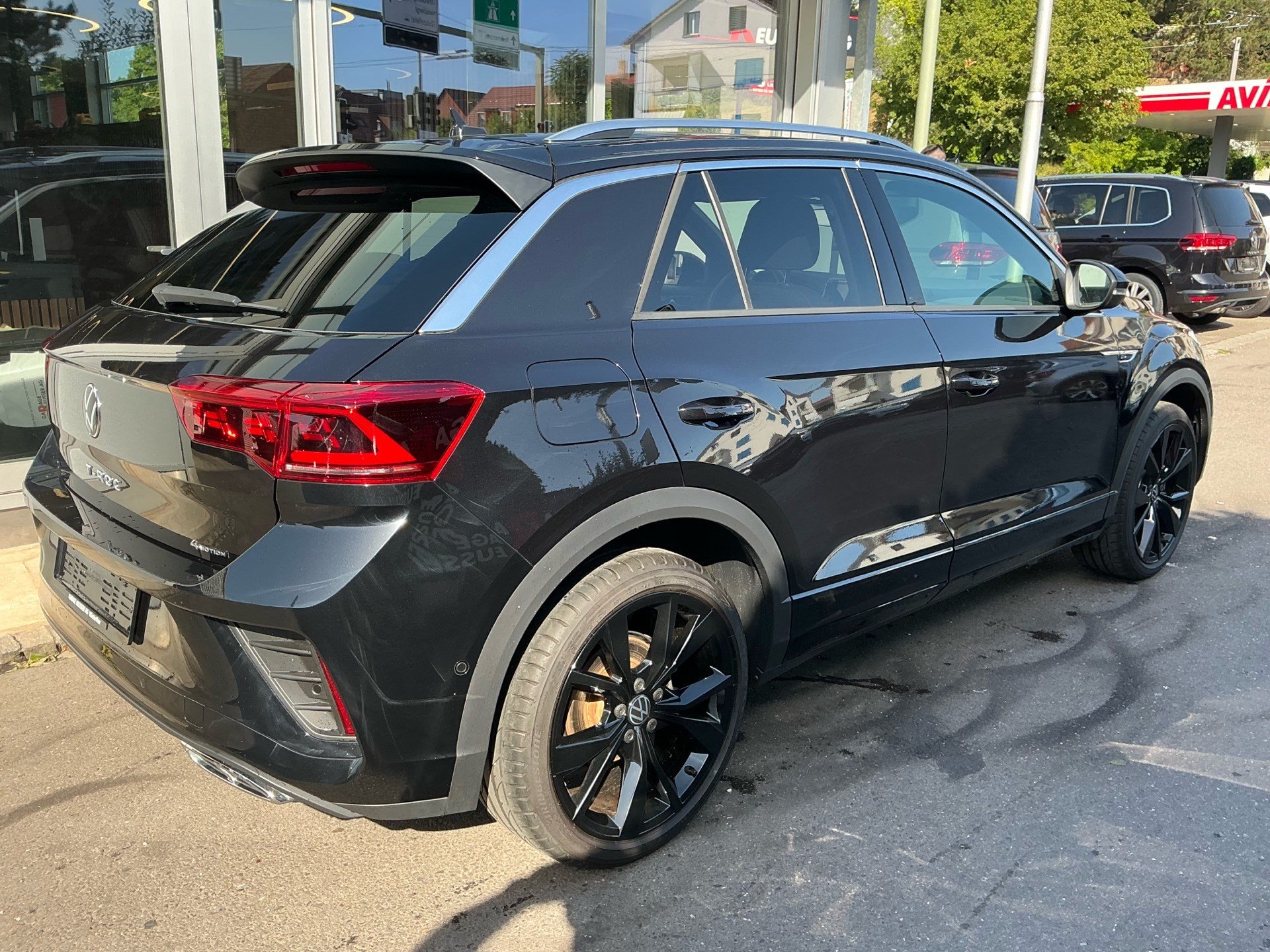 VW T-Roc R-LINE 4MOTION *** PANORAMAGLASDACH & ANHÄNGEKUPPLUNG ***-showroom-element-3
